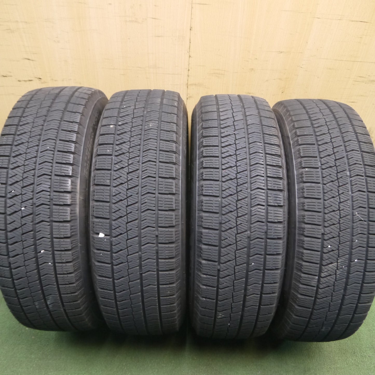 *送料無料* バリ溝！キレイ！9分★プリウス等 195/65R15 スタッドレス ブリヂストン ブリザック VRX2 FEID 15インチ PCD100/5H★4021311Hス