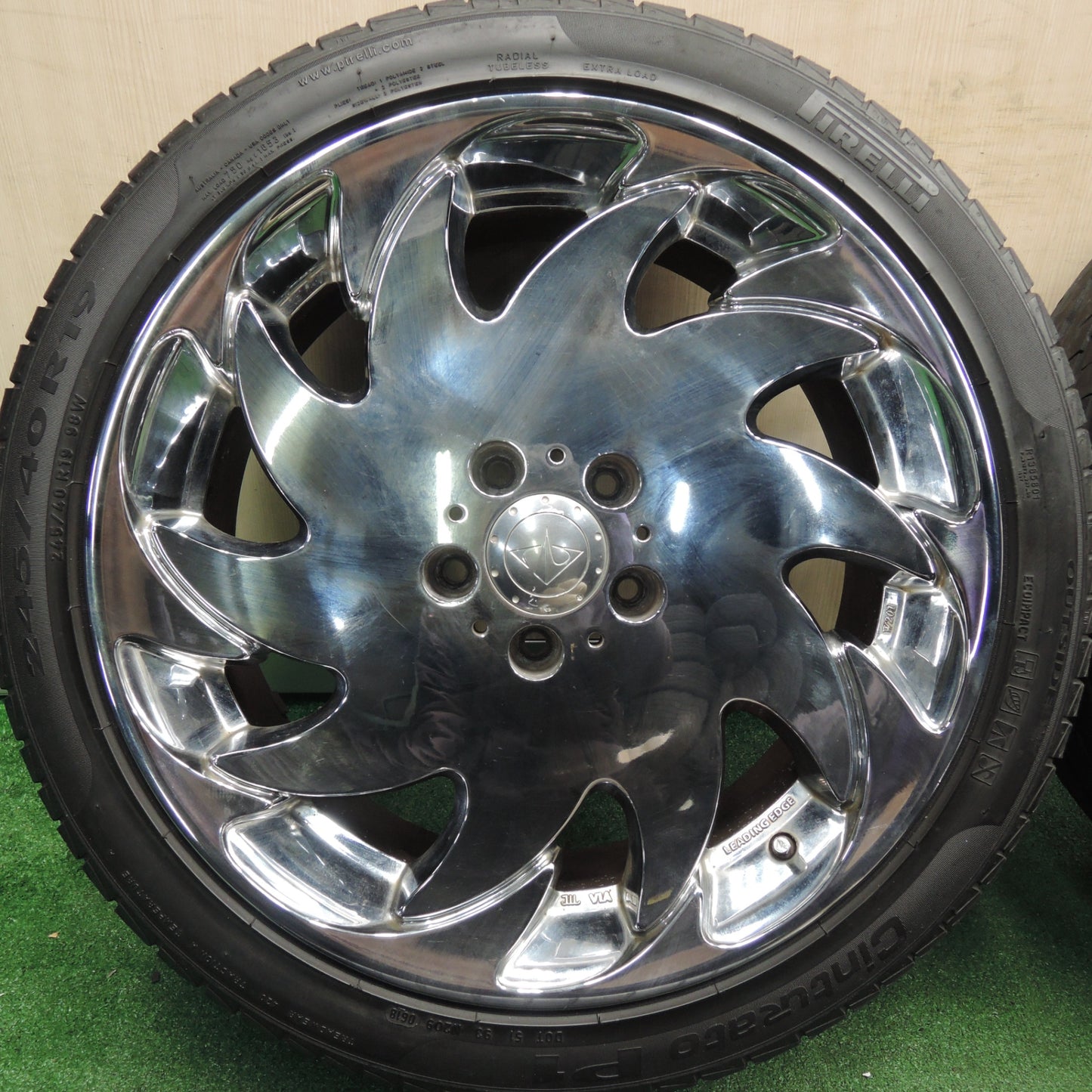 *送料無料* 4本価格★LEADING EDGE W201 245/40R19 ピレリ Cinturato P1 リーディングエッジ 19インチ PCD114.3/5H★4020303HAノ