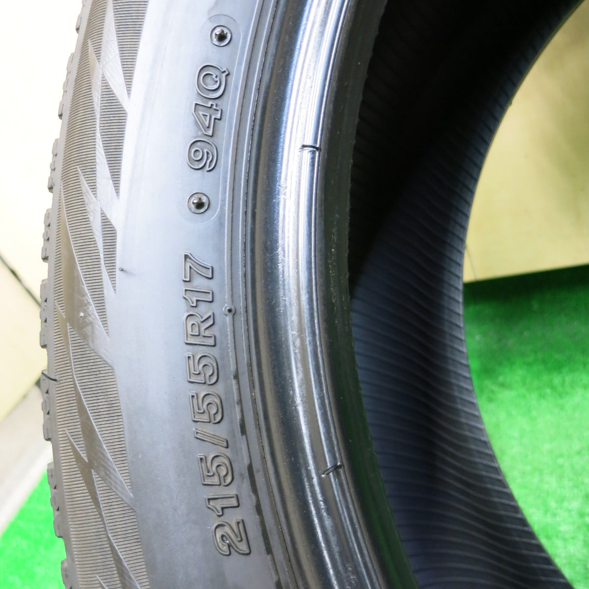 *送料無料*バリ溝！20年！9.5分★スタッドレス 215/55R17 ブリヂストン ブリザック VRX2 タイヤ 17インチ ヴェゼル エスティマ オデッセイ 等★3112405イスタ