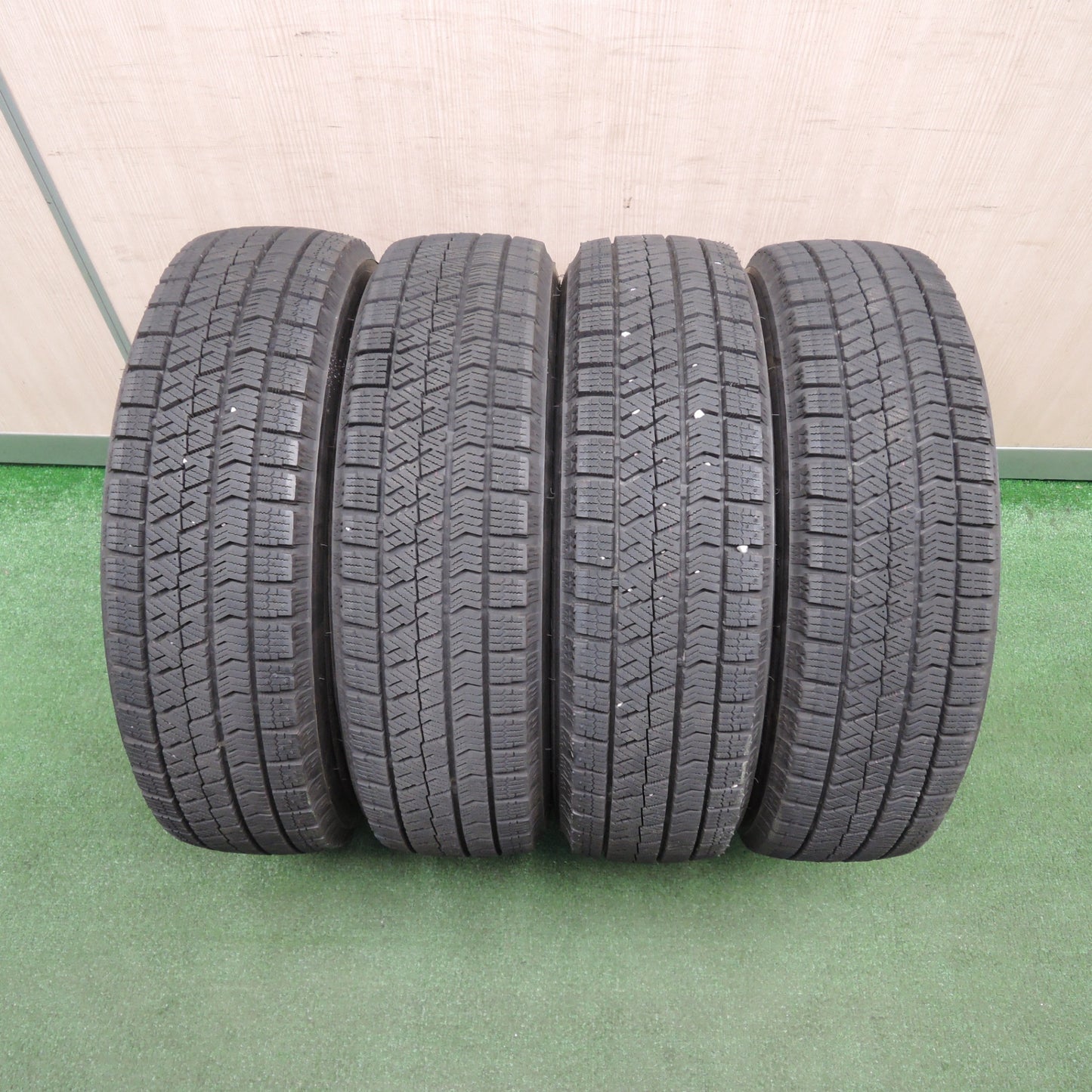 *送料無料* バリ溝！22年！キレイ！9.5分以上★スタッドレス 155/65R14 ブリヂストン ブリザック VRX2 VELVA ヴェルヴァ 14インチ PCD100/4H★4030507TNス