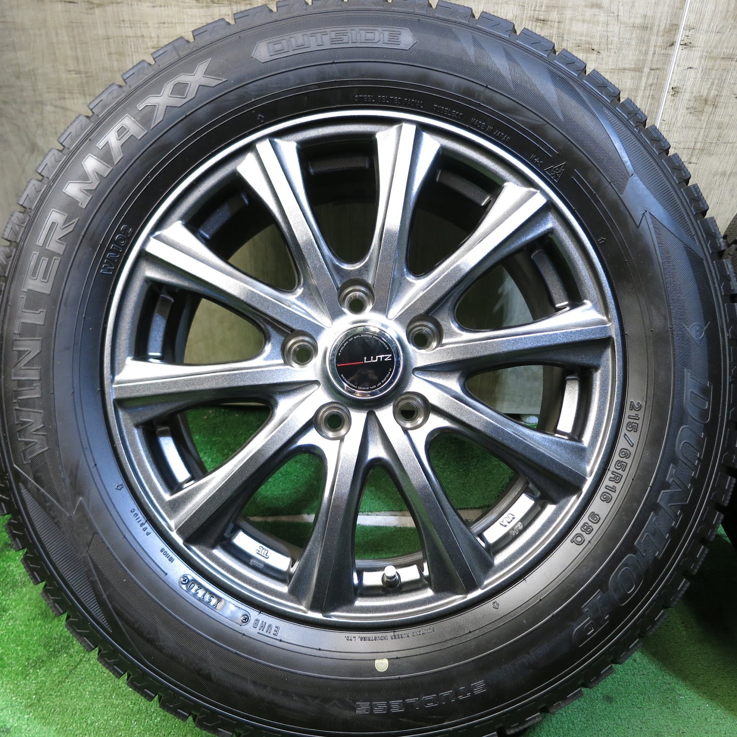 [送料無料]バリ溝！20年！キレイ！9.5分以上★スタッドレス 215/65R16 ダンロップ ウインターマックス WM02 LUTZ weds 16インチ PCD114.3/5H★3061401Hス