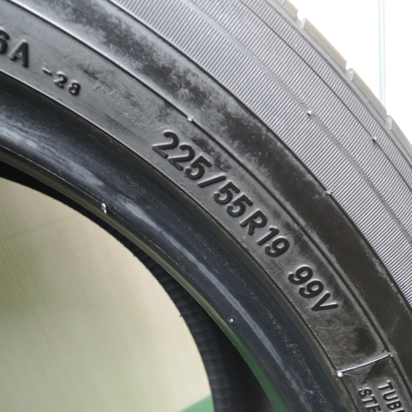 *送料無料*バリ溝！23年！9分★225/55R19 トーヨー プロクセス R46A タイヤ 19インチ アルファード ハリアー ヴェルファイア等★3120804HAノタ