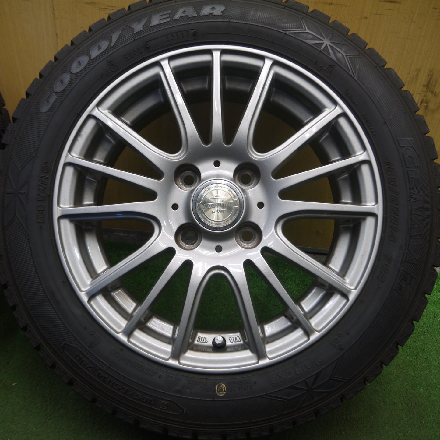 *送料無料* バリ溝！キレイ！9分★スタッドレス 165/65R14 グッドイヤー アイスナビ6 ravrion selzer ラブリオン 14インチ PCD100/4H★4021306Hス