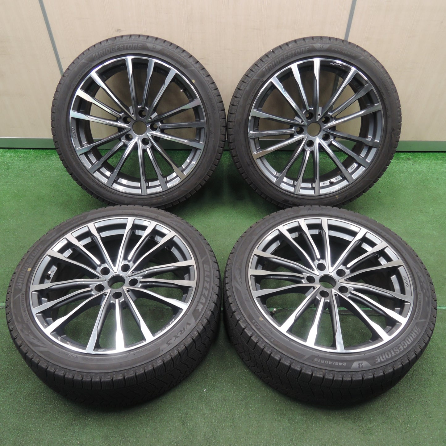 *送料無料* バリ溝！22年！キレイ！9.5分★BMW等 MAK BAVIERA MFF 245/40R19 スタッドレス ブリヂストン ブリザック VRX3 バビエラ 19インチ PCD112/5H★4020703TNス