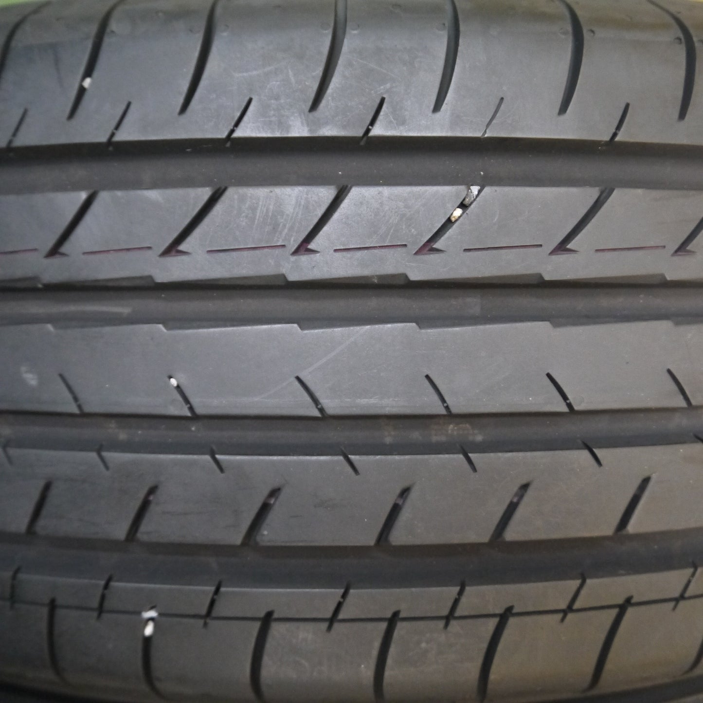 *送料無料*バリ溝！23年！9.5分★205/60R16 ヨコハマ BluEarth-GT AE51 タイヤ 16インチ ステップワゴン ノア プリウスα 等★3121907Hノタ