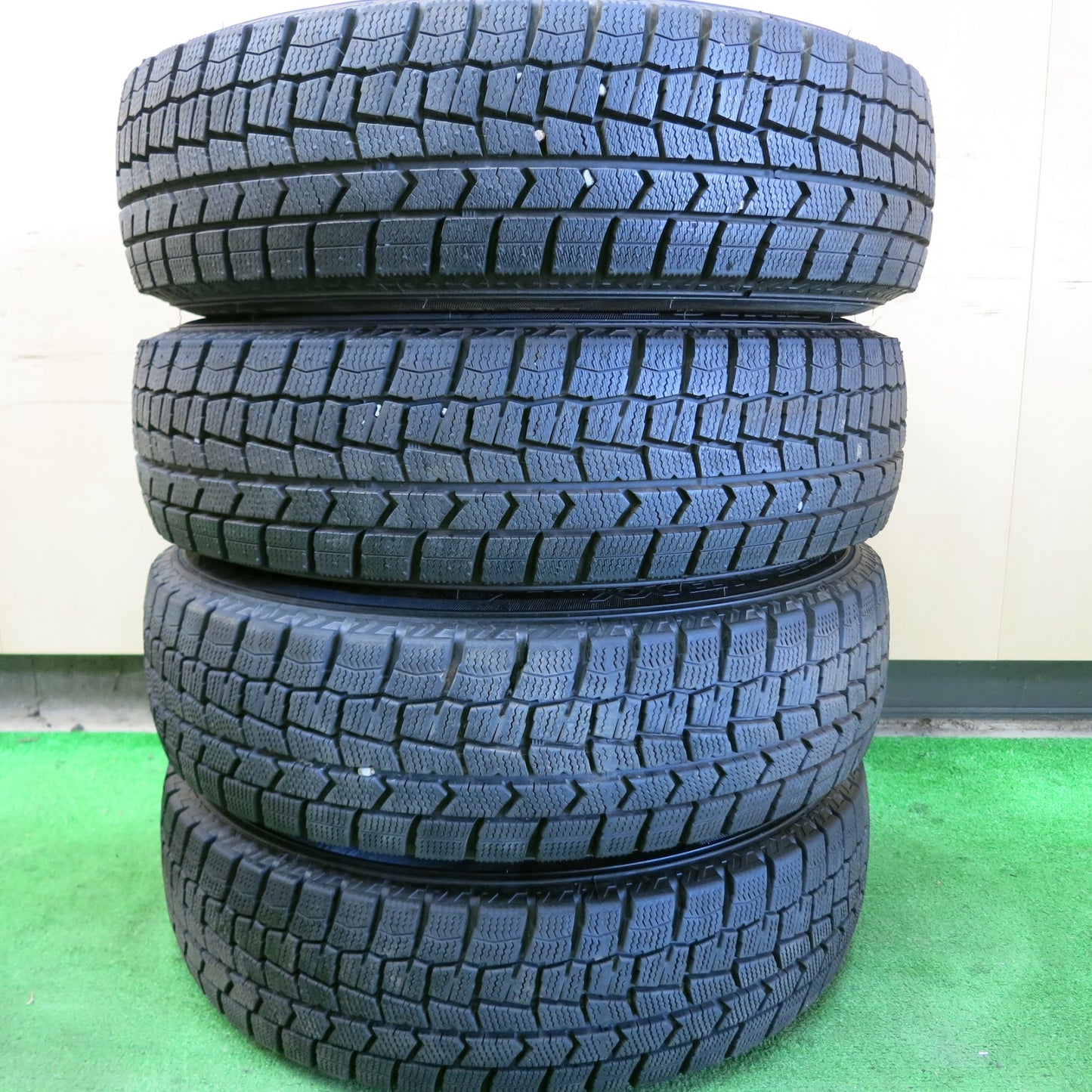 [送料無料]バリ溝！19年！ほぼ10分★スタッドレス 165/70R14 ダンロップ ウインターマックス WM02 スチール 14インチ PCD100 114.3/4H マルチ★3082605ヒス