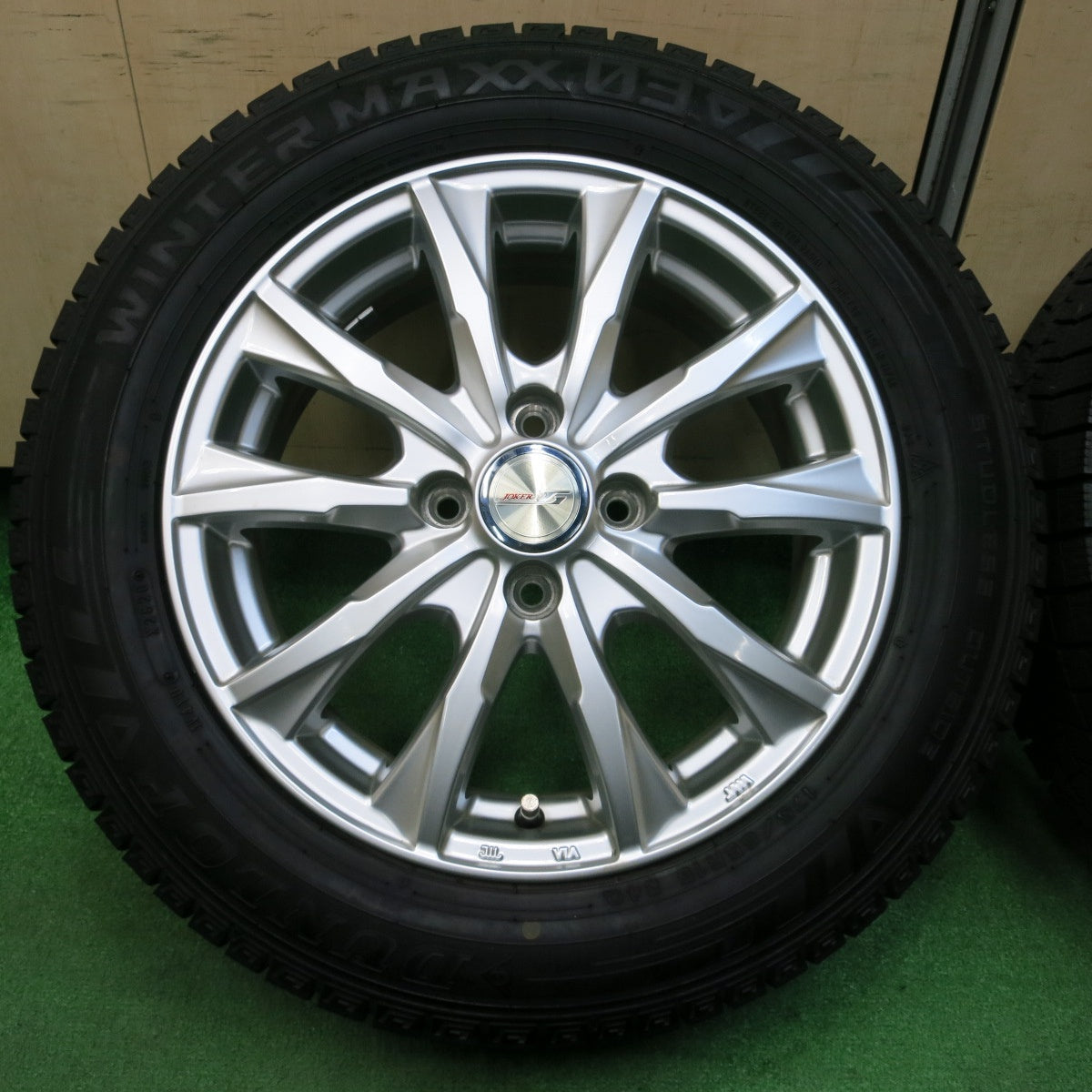 *送料無料*バリ溝！20年！キレイ！ほぼ10分★スタッドレス 175/65R15 ダンロップ ウインターマックス03 JOKER ジョーカー 15インチ PCD100/4H★4012904イス