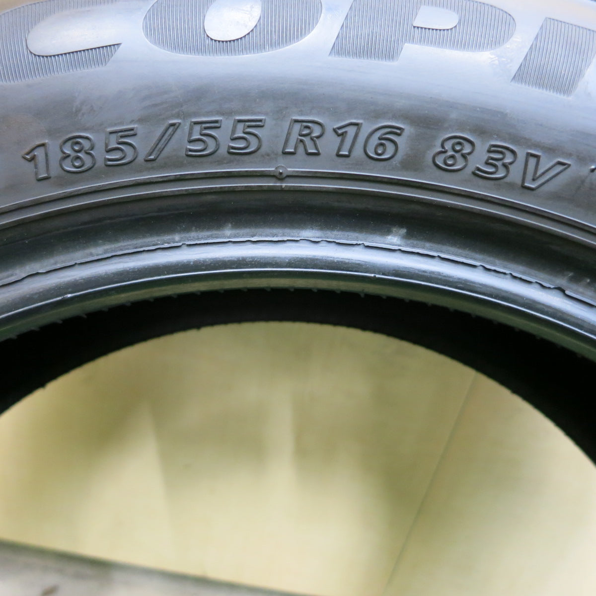 *送料無料*バリ溝！23年！8.5分★185/55R16 ブリヂストン エコピア NH200C タイヤ 16インチ スイフト フィット 等★3102403イノタ