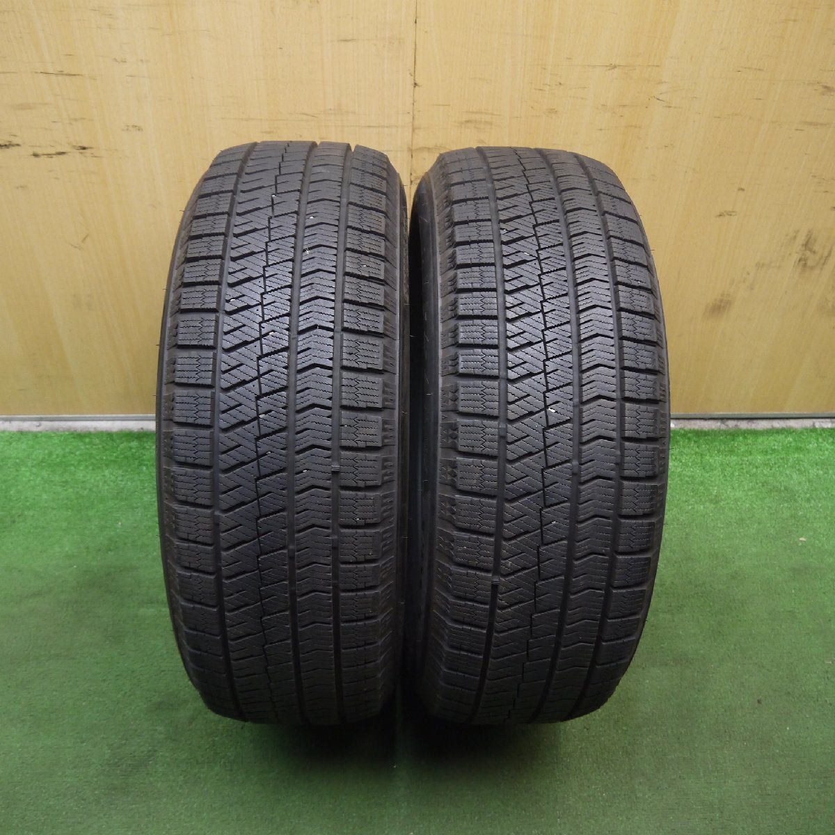 [送料無料]バリ溝！19年！9.5分★スタッドレス 215/60R16 ブリヂストン ブリザック VRX2 タイヤ 16インチ C-HR カムリ オデッセイ ヴェゼル 等★3090111Hスタ