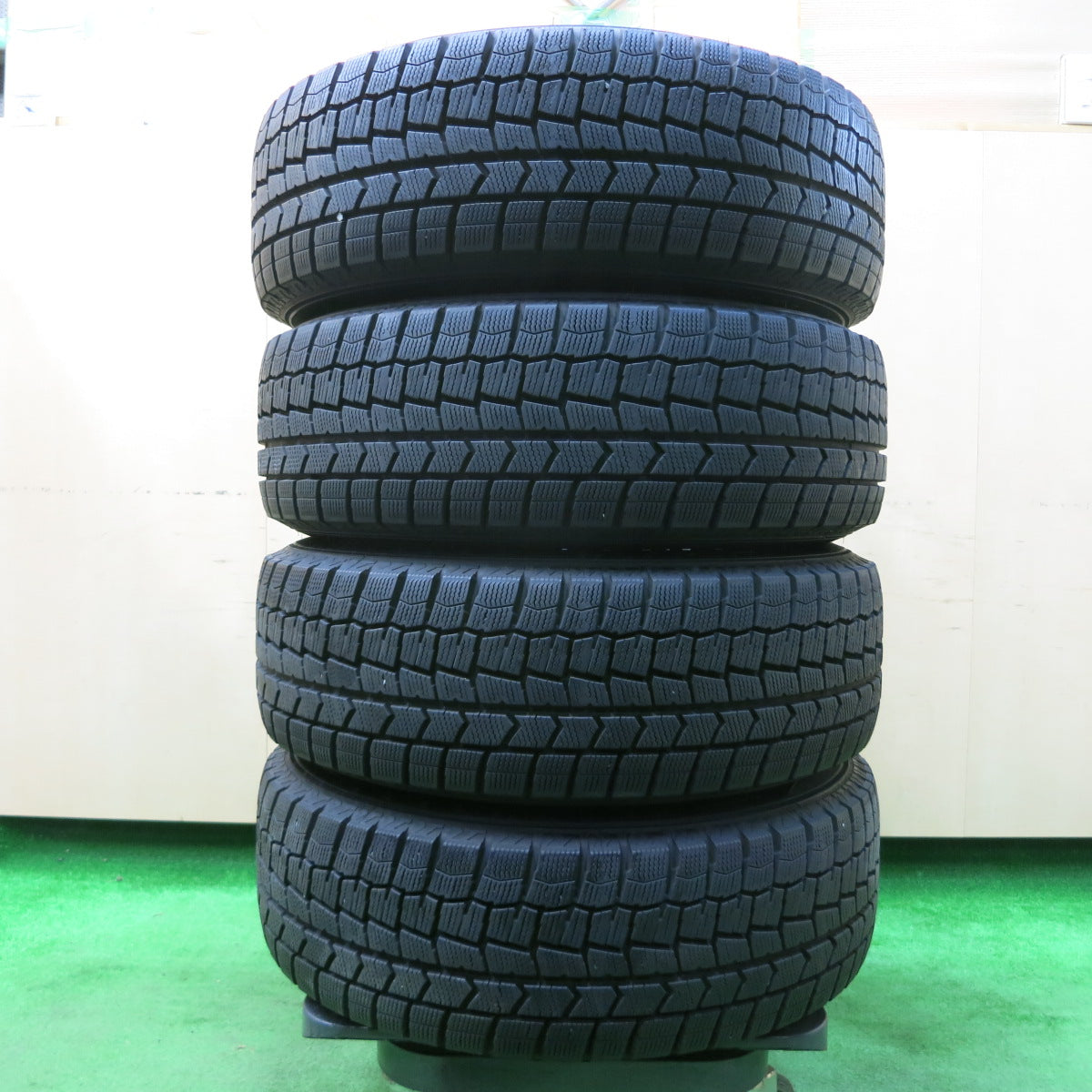 *送料無料*バリ溝！20年！キレイ！9.5分★スタッドレス 195/65R15 ダンロップ ウインターマックス WM02 AXEL Three アクセル 15インチ PCD114.3/5H★4010808イス