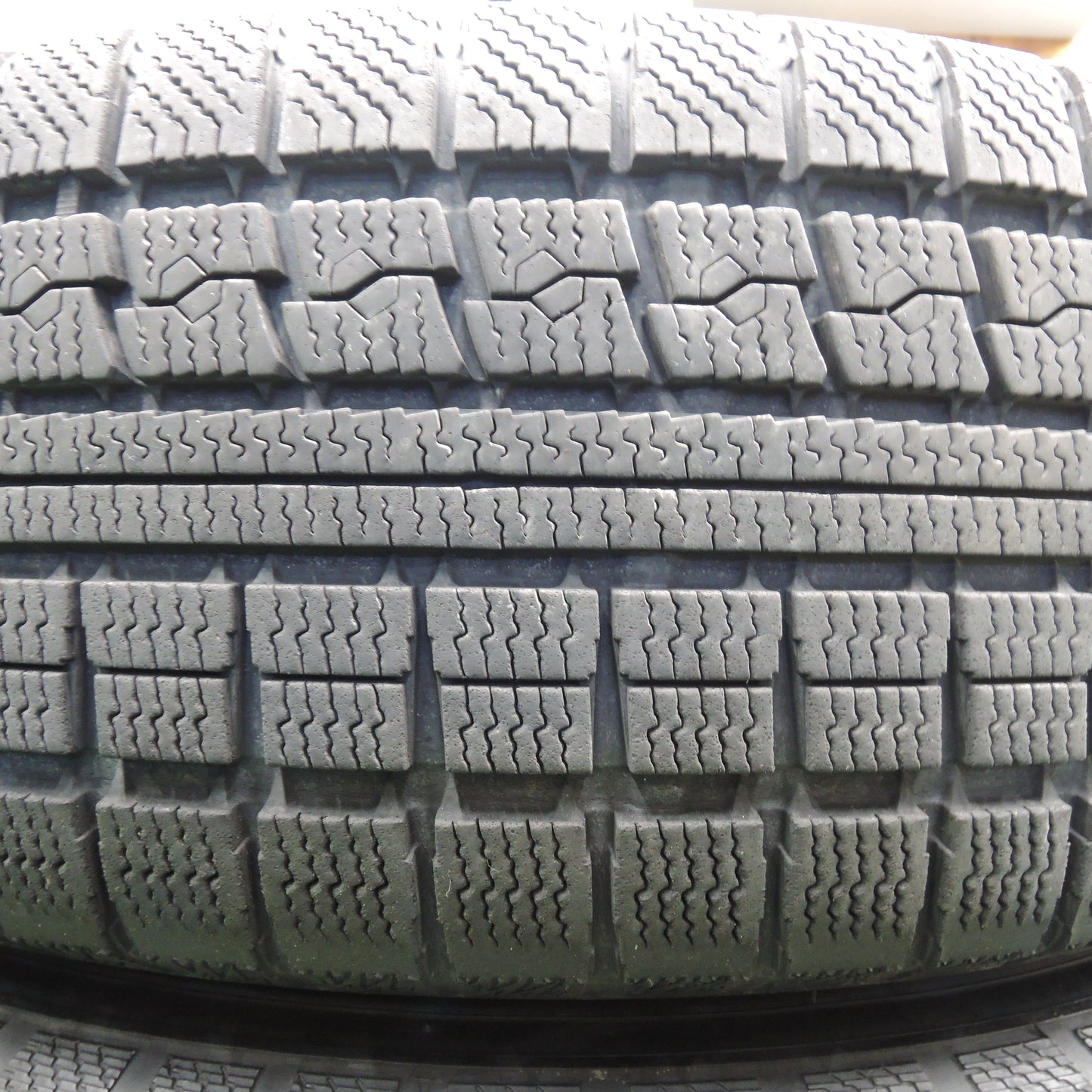 *送料無料*バリ溝！キレイ！9分★スタッドレス 215/65R16 トーヨー ウインター トランパス MK4α TOPRUN トップラン 16インチ PCD114.3/5H★3111307NJス