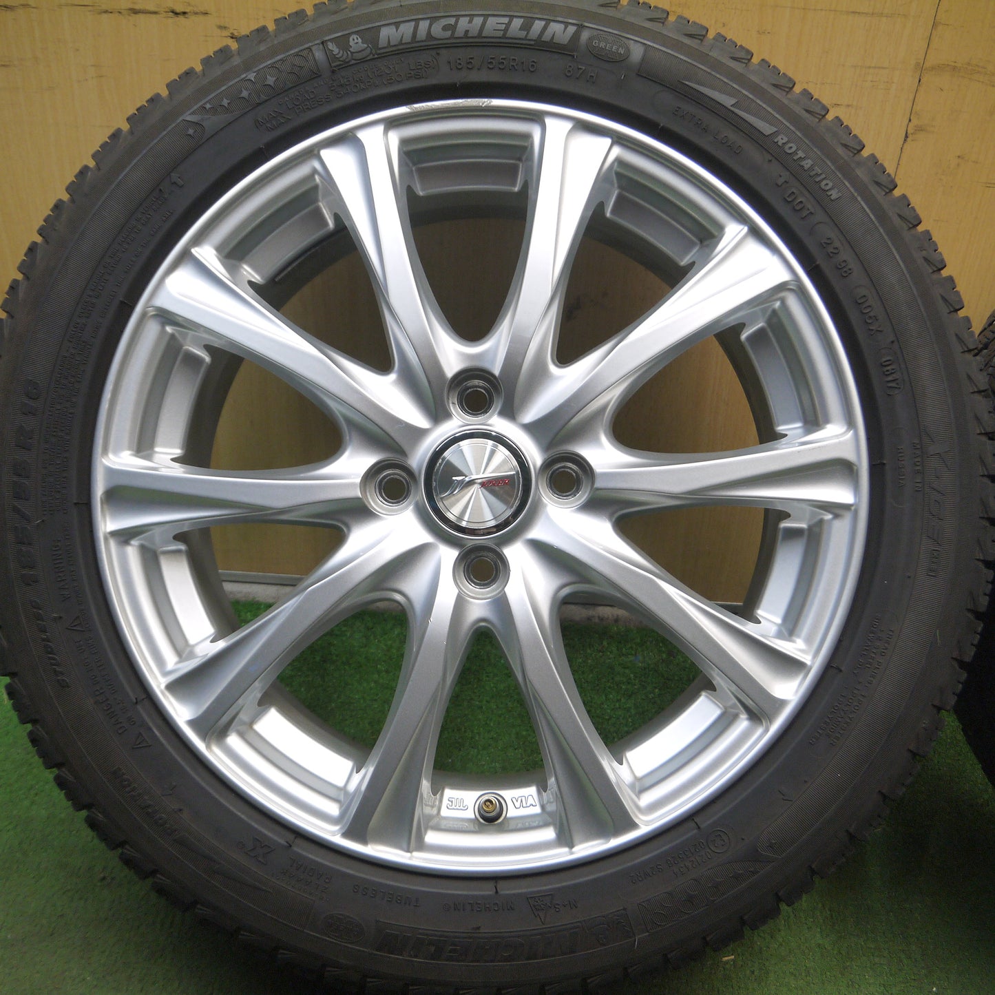 *送料無料*バリ溝！キレイ！8.5分★スタッドレス 185/55R16 ミシュラン X-ICE XI3 JOKER ジョーカー 16インチ PCD100/4H★3122708Hス