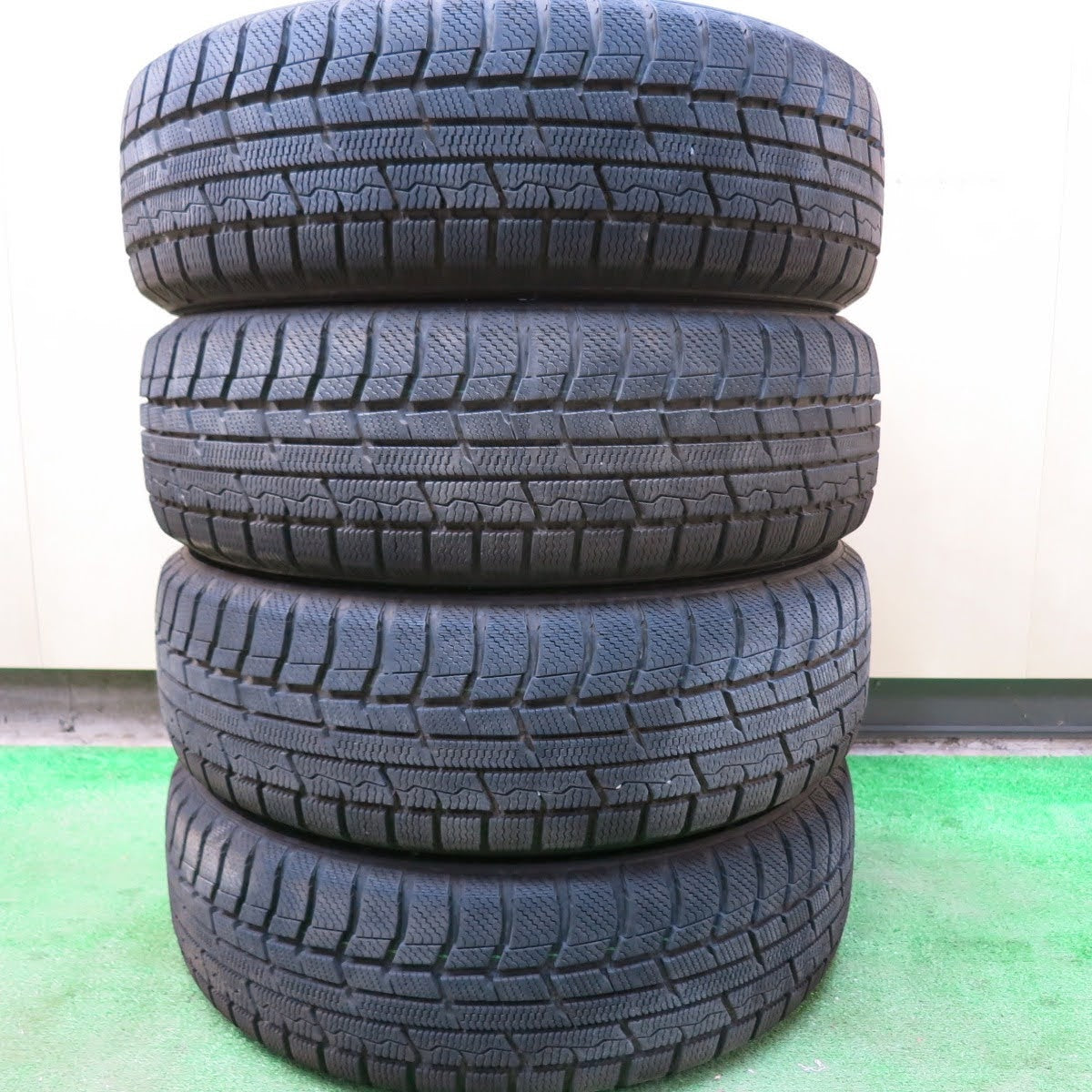 [送料無料]バリ溝！20年！9.5分★スタッドレス 165/60R15 トーヨー ウインター トランパス TX Vertical ヴァーチカル 15インチ PCD100/4H★3061402ヒス