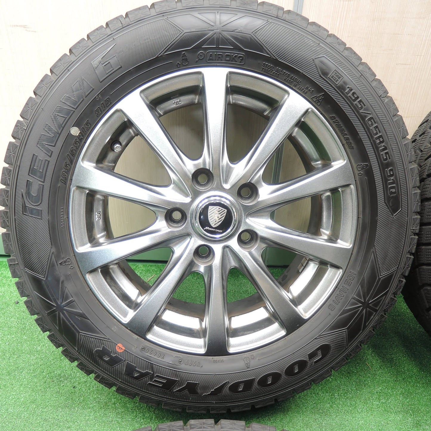 [送料無料]バリ溝！20年！9.5分★スタッドレス 195/65R15 グッドイヤー アイスナビ6 MANARAY SPORT マナレイスポーツ 15インチ PCD114.3/5H★3101902TNス