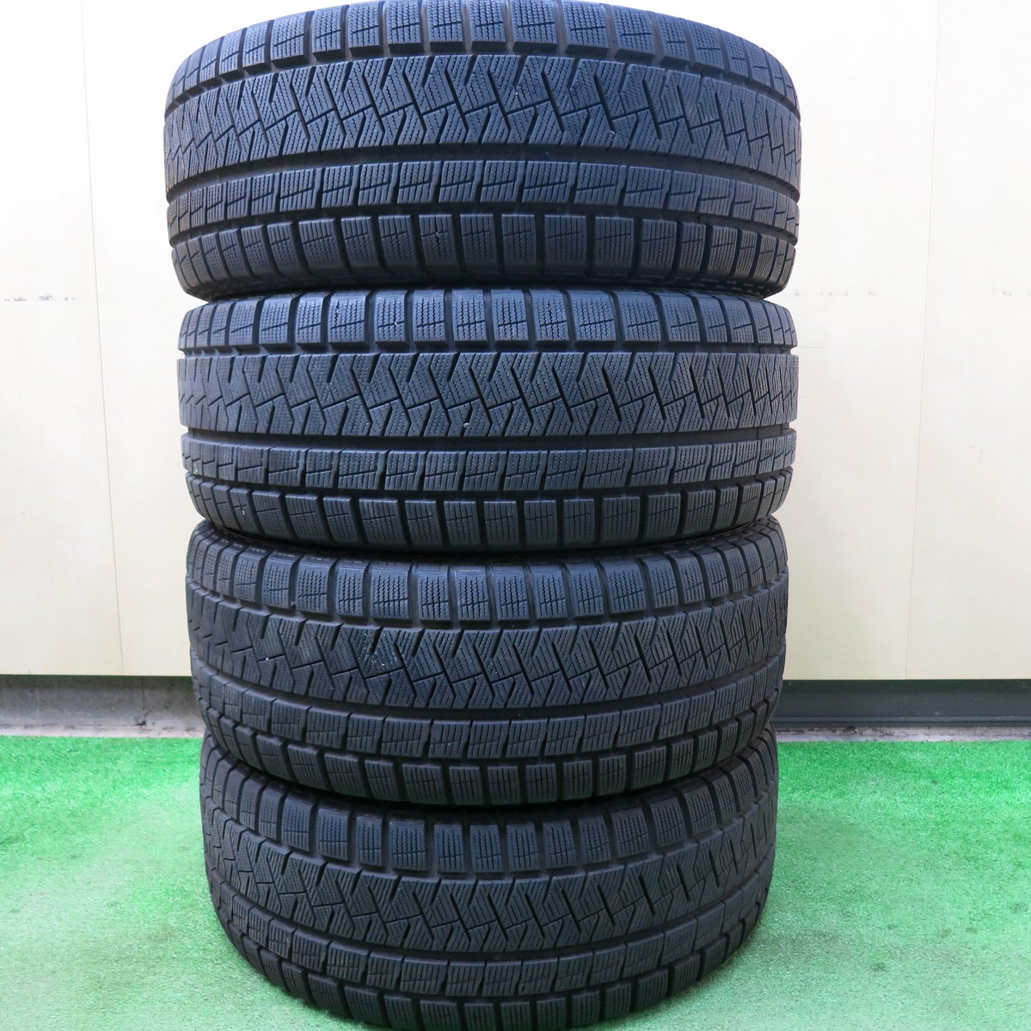 [送料無料]バリ溝！9分★ボルボ プジョー 等 225/45R17 EUROBAHN SPORTECHNIC スタッドレス ピレリ アイスアシンメトリコ 17インチ PCD108/5H★3031809ヒス