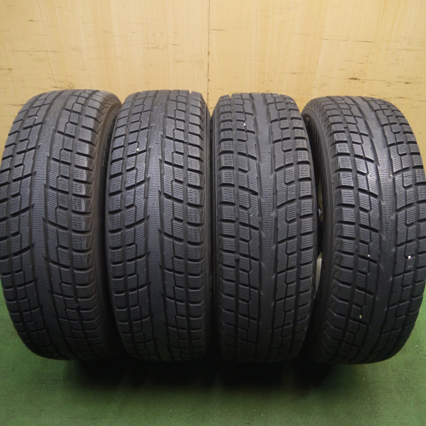 *送料無料* バリ溝！キレイ！9分★スタッドレス 215/70R16 ヨコハマ ジオランダー i/T-S EuroSpeed ユーロスピード 16インチ PCD114.3/5H★4030806Hス