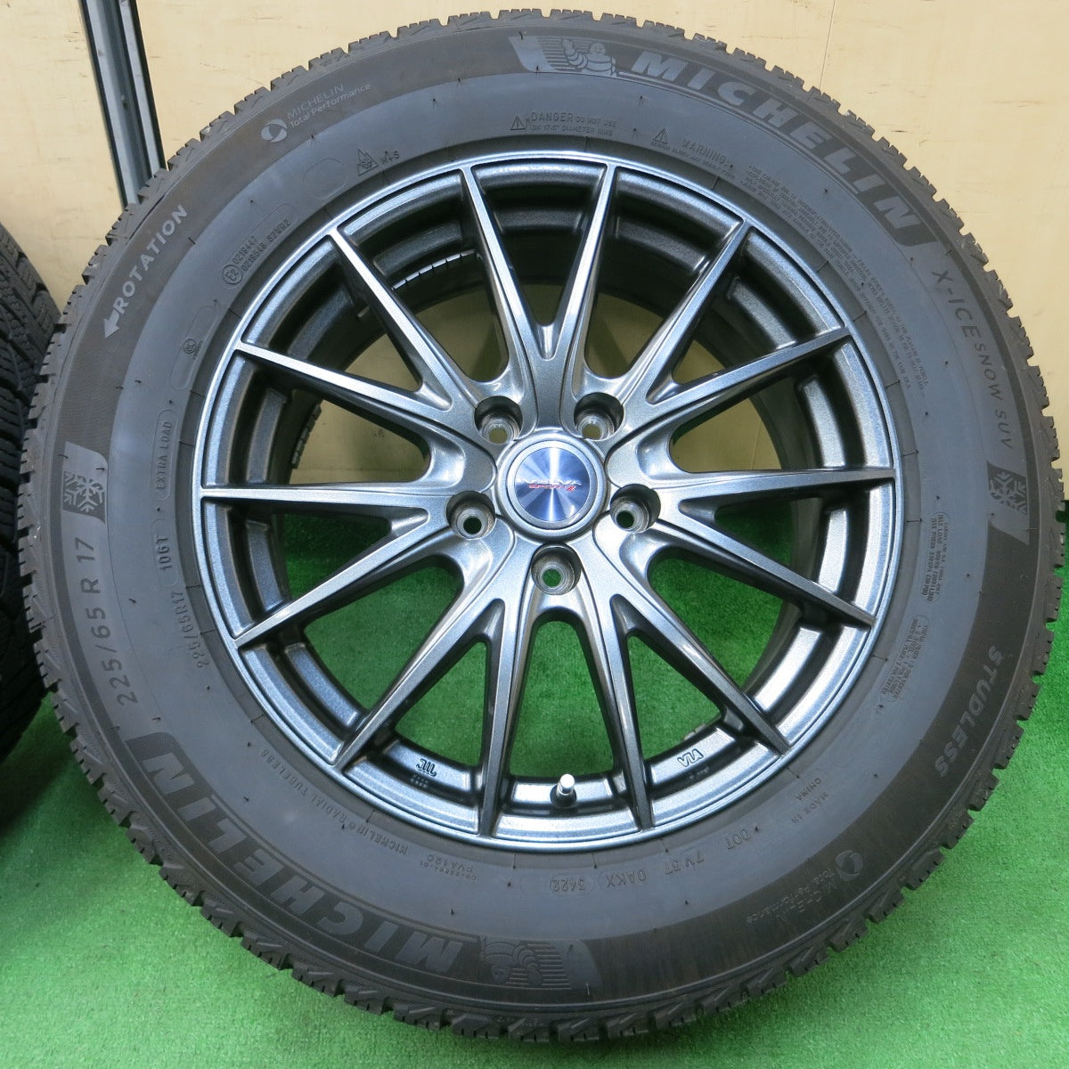 *送料無料* 超バリ溝！22年！キレイ！9.5分以上★スタッドレス 225/65R17 ミシュラン X-ICE SNOW SUV VELVA SPORTZ ヴェルヴァ PCD114.3/5H★4022001イス