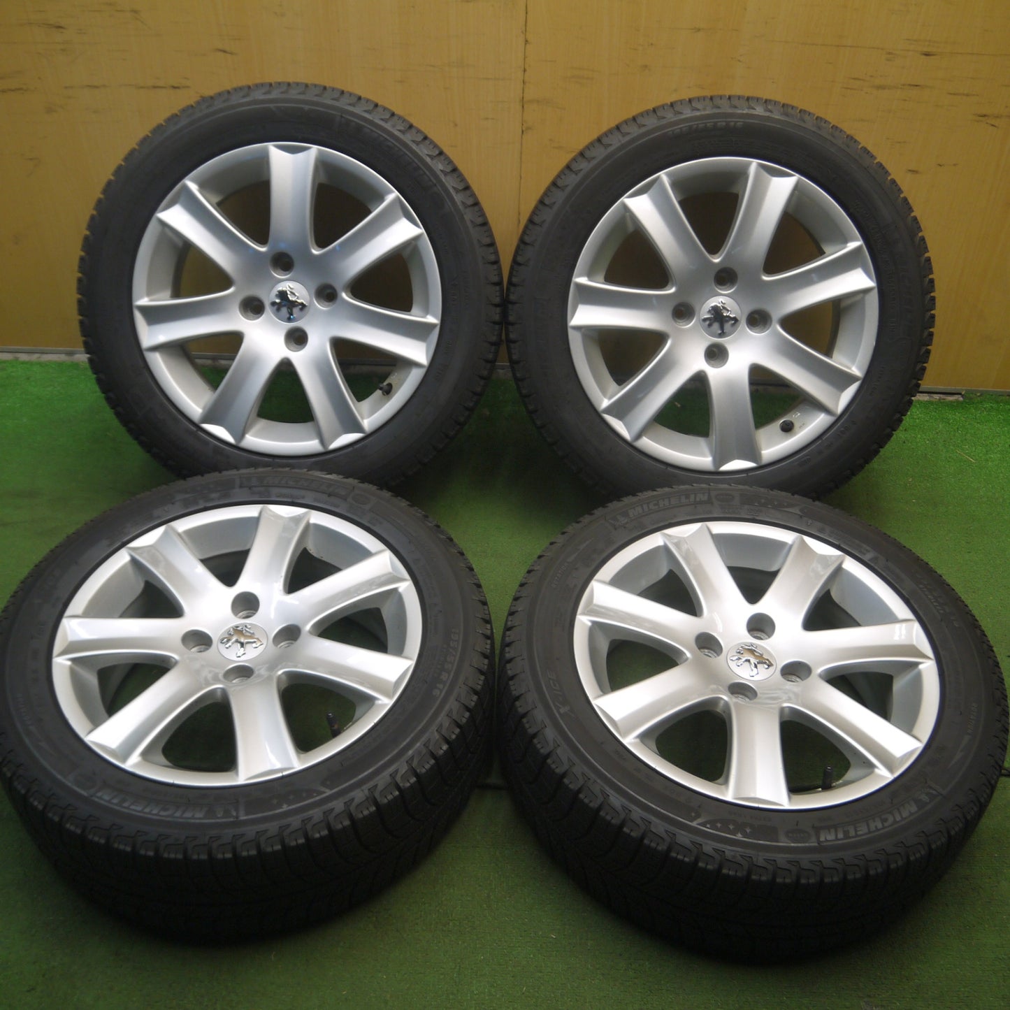 *送料無料* バリ溝！9分★プジョー 207 純正 195/55R16 スタッドレス ミシュラン X-ICE XI3 16インチ PCD108/4H★4020706Hス