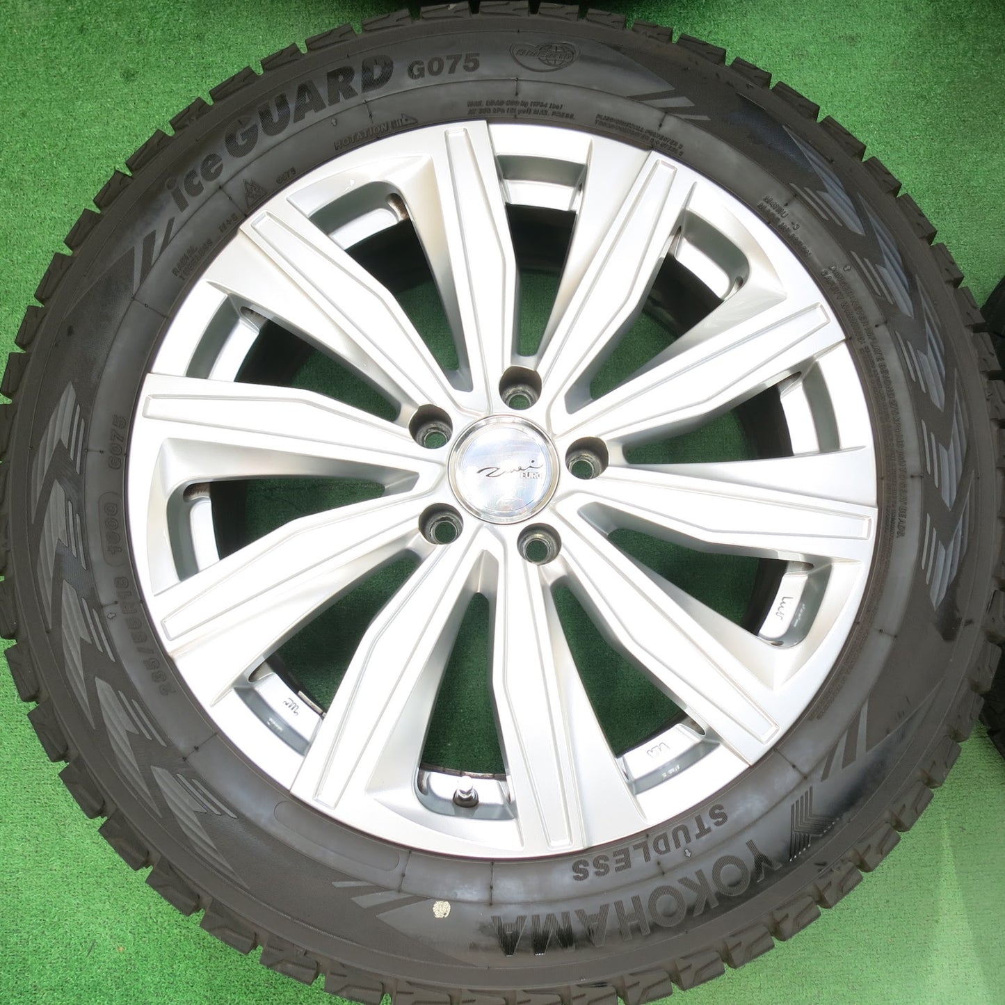 [送料無料]バリ溝！22年！キレイ！ほぼ10分★ベンツ 等 235/55R18 スタッドレス EURO ZWEI FK-10 ヨコハマ G075 ユーロツヴァイ 18インチ PCD112/5H★3052004ヒス