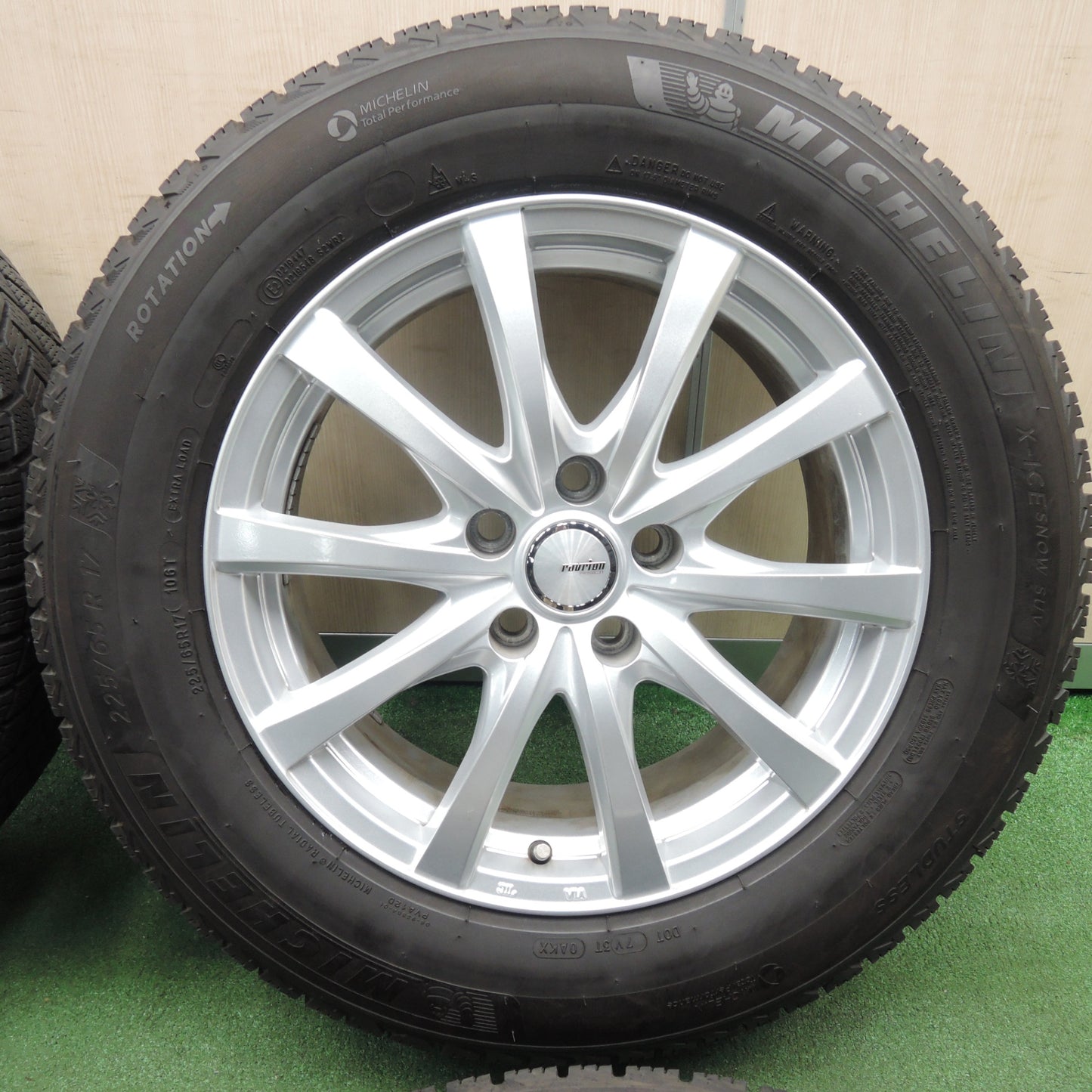 *送料無料* キレイ！20年★スタッドレス 225/65R17 ミシュラン X-ICE SNOW SUV ravrion RS01 ラブリオン PCD114.3/5H★4030110TNス