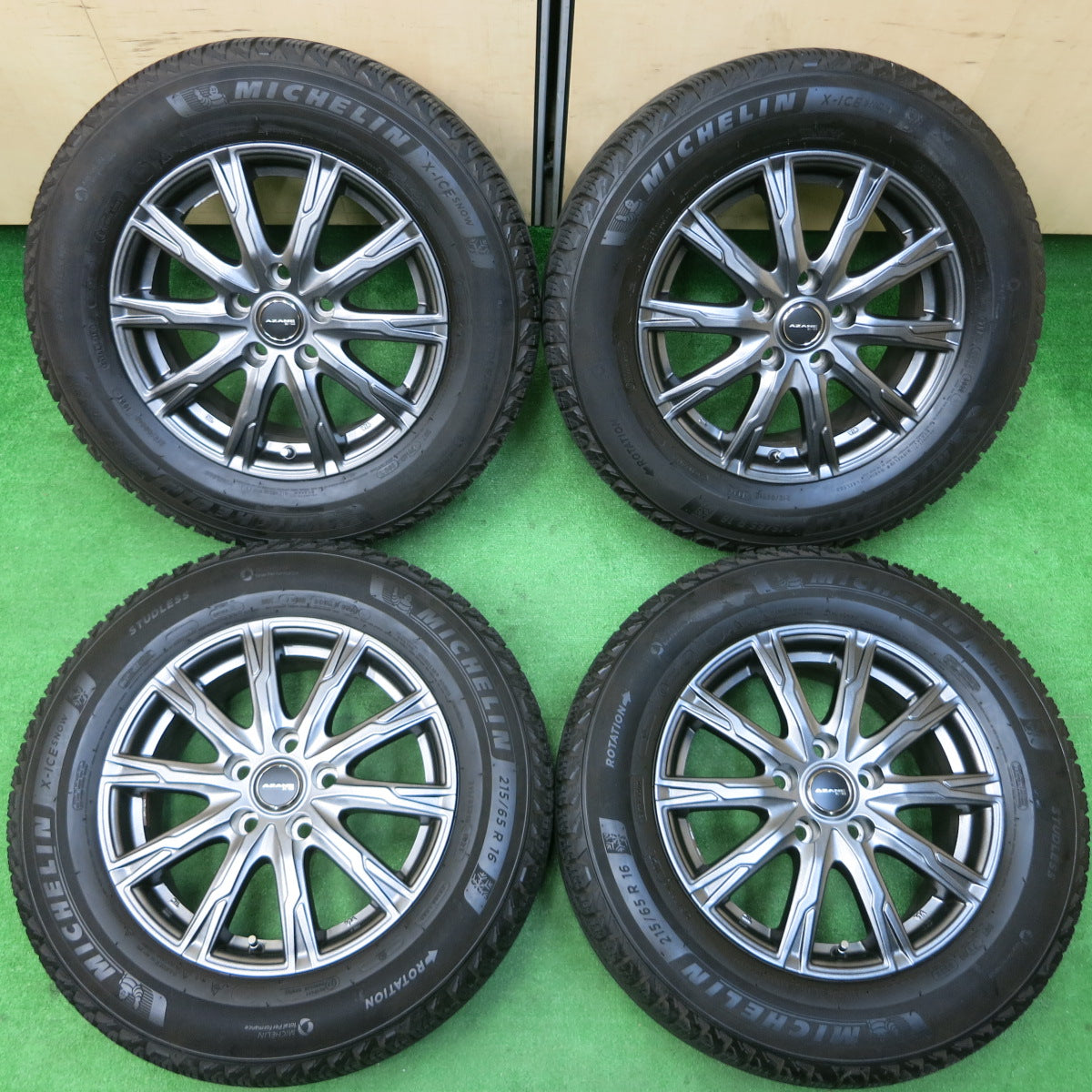 *送料無料*バリ溝！20年！綺麗！9.5分★スタッドレス 215/65R16 ミシュラン X-ICE SNOW AZANE E-10 16インチ PCD114.3/5H★3121607イス