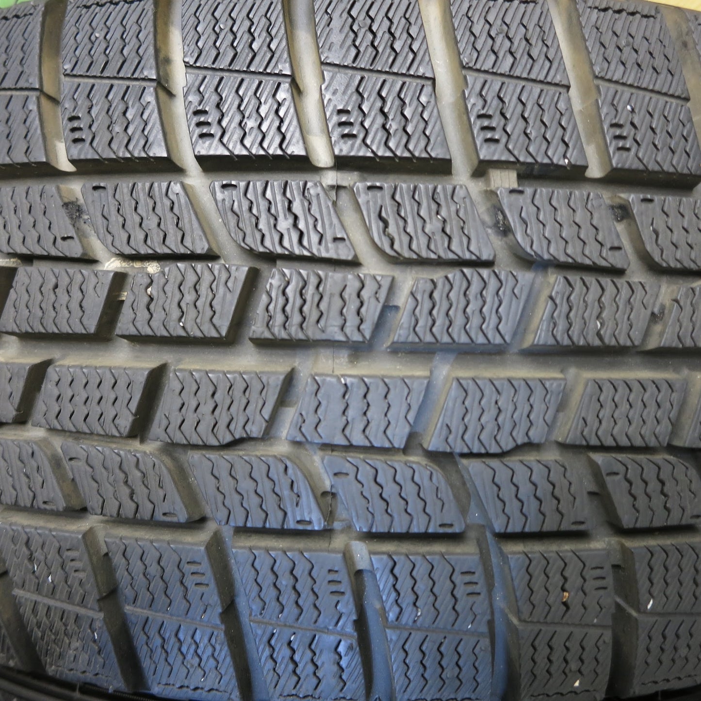 [送料無料]超バリ溝！20年！綺麗！ほぼ10分★LOXARNY SPORT BADX 215/45R17 スタッドレス グッドイヤー アイスナビ6 ロクサーニ 17インチ PCD100/5H★3061204Hス