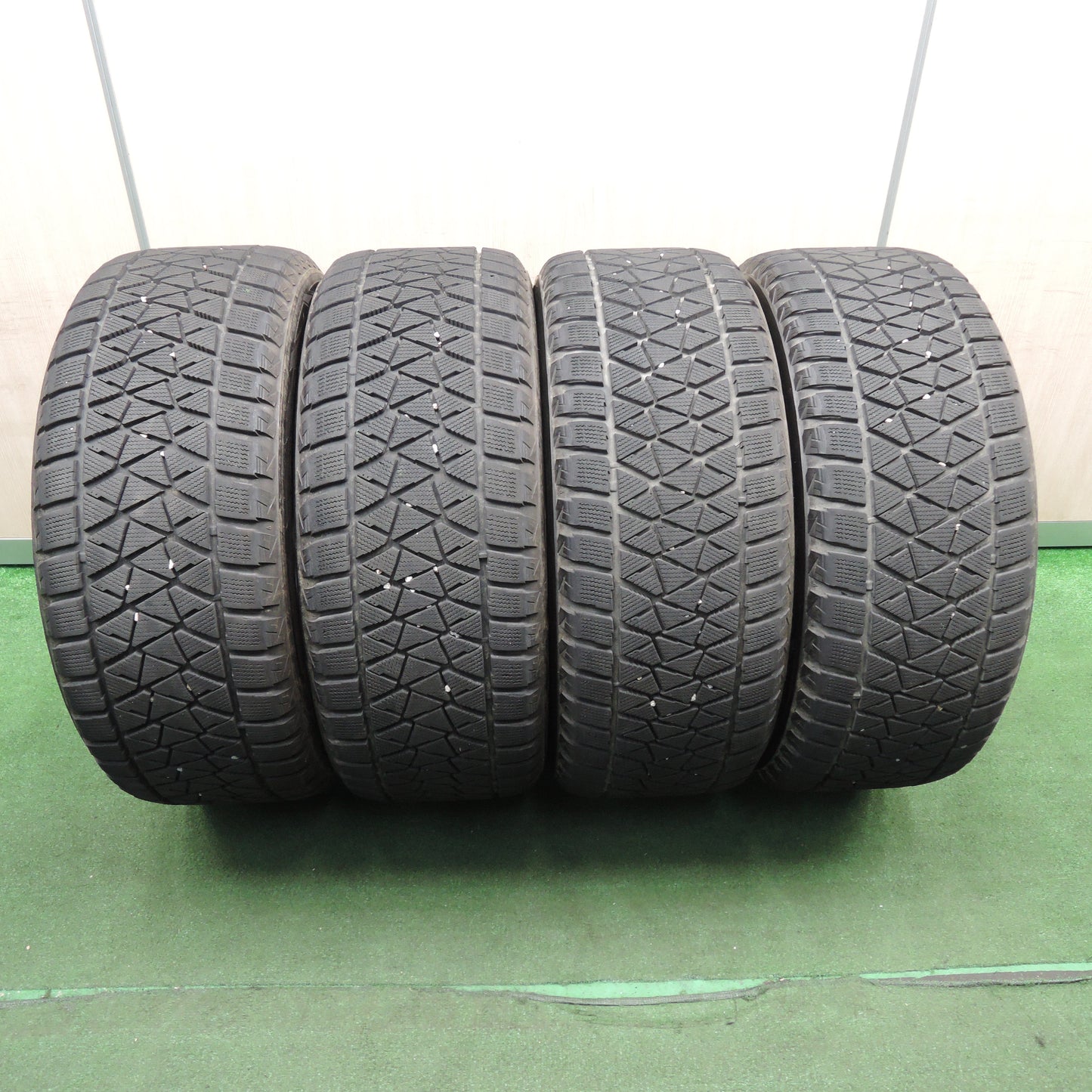 *送料無料*センサー付！バリ溝！キレイ！9分★レクサス LX570 純正 285/50R20 スタッドレス ブリヂストン ブリザック DM-V2 20インチ PCD150/5H★4011401TNス