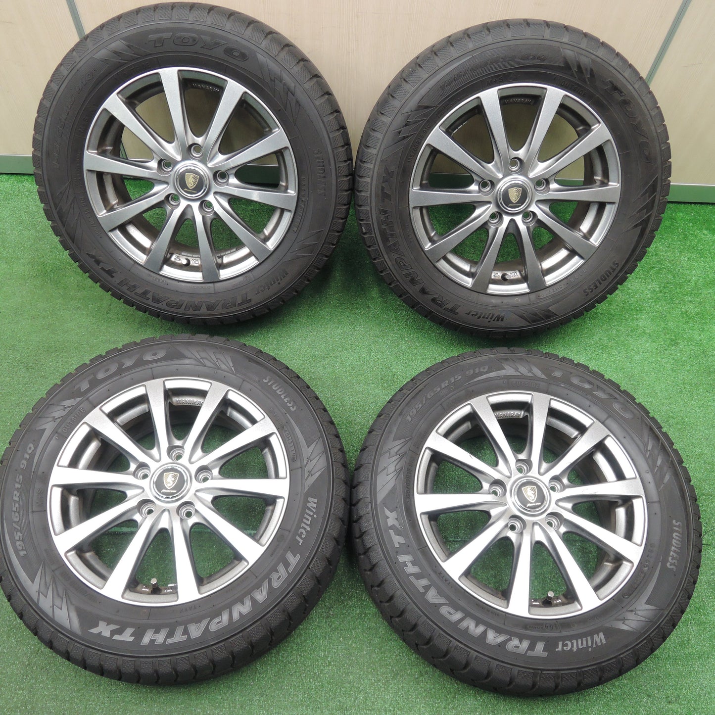 *送料無料*バリ溝！19年！キレイ！9.5分★スタッドレス 195/65R15 トーヨー ウインタートランパス TX MANARAY SPORT マナレイ PCD114.3/5H★3112410TNス