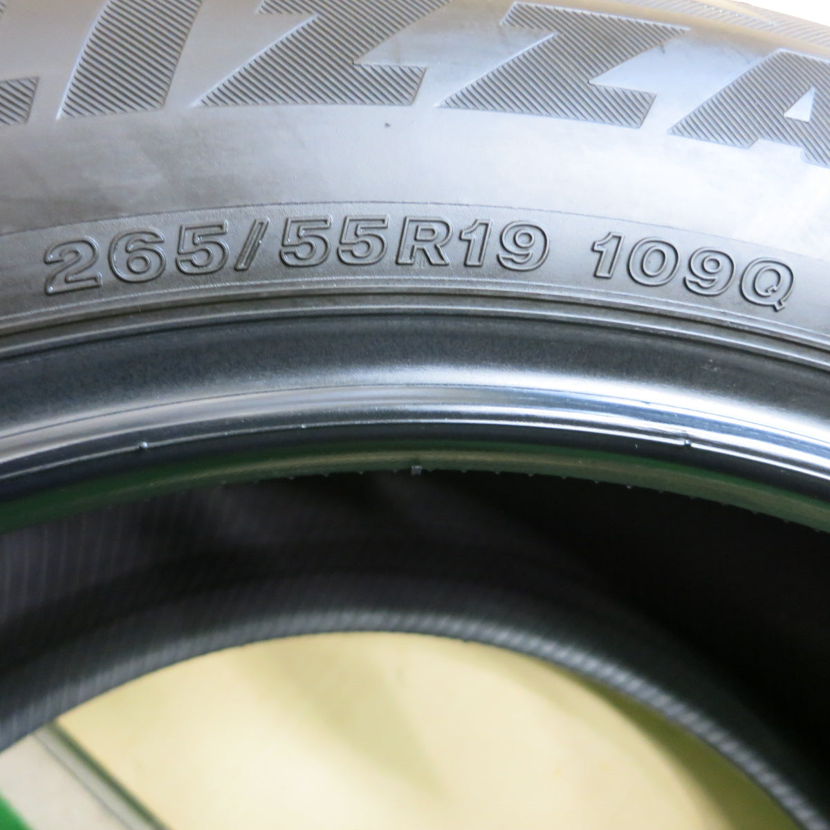 *送料無料*ほぼ未使用！22年！超バリ溝★スタッドレス 265/55R19 ブリヂストン ブリザック DM-V2 タイヤ 19インチ ランクル プラド ベンツ 等★3112404イスタ