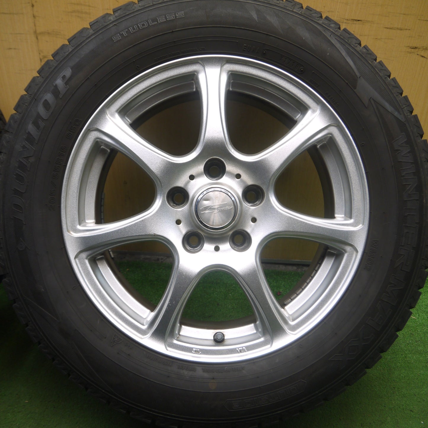 *送料無料* バリ溝！キレイ！ほぼ10分★スタッドレス 205/65R16 ダンロップ ウインターマックス WM02 Esprine 16インチ PCD114.3/5H★4021903Hス