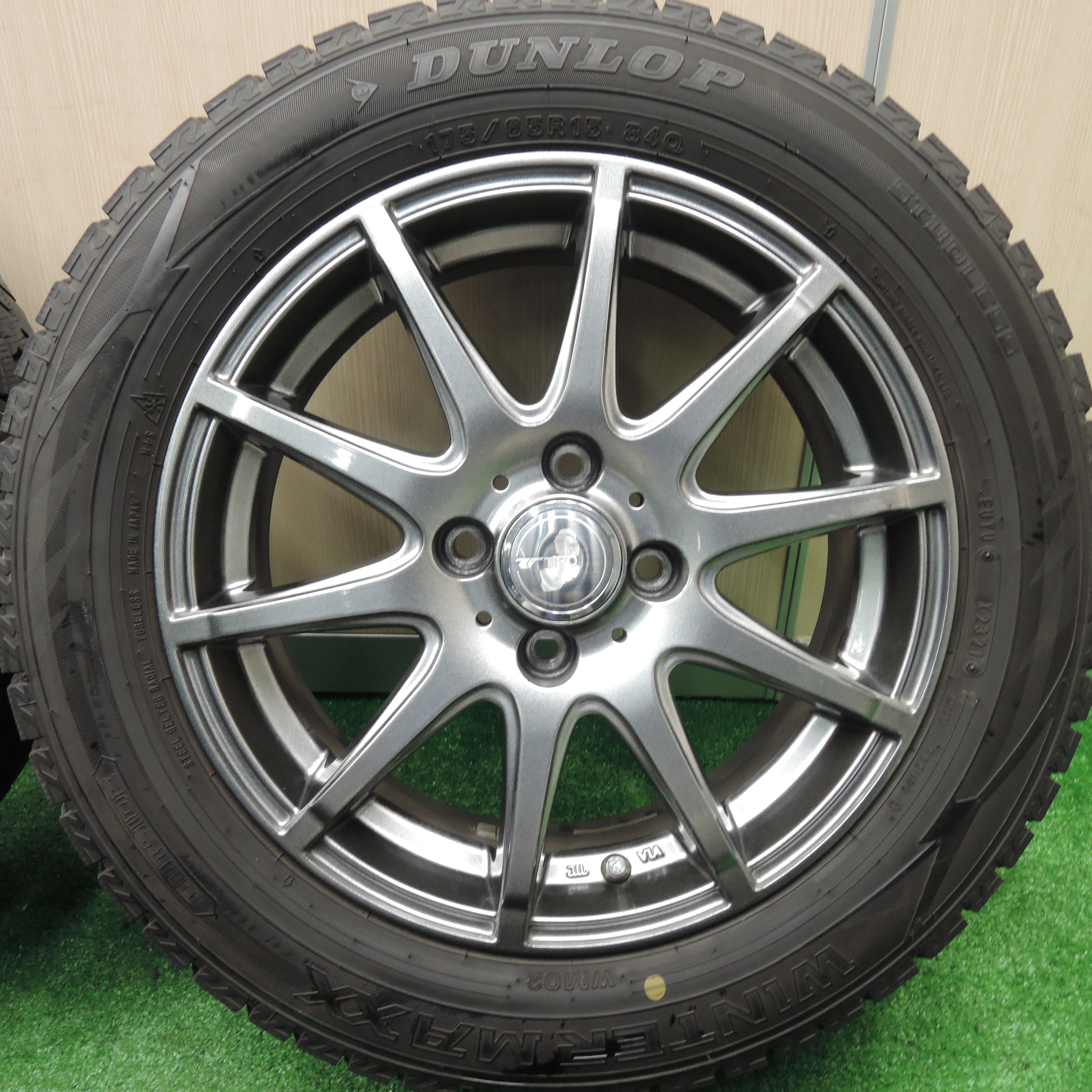 *送料無料*バリ溝！21年！9.5分★スタッドレス 175/65R15 ダンロップ ウインターマックス WM02 TIRO 15インチ  PCD100/4H★3121702HAス