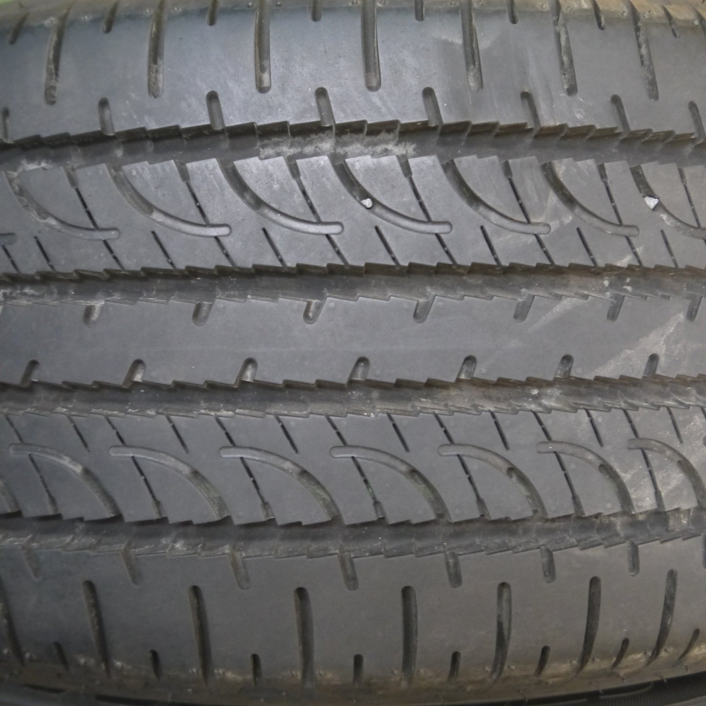 *送料無料* 新車外し！22年★225/55R18 ヨコハマ ジオランダー SUV G055 G055E タイヤ 18インチ デリカD5 アウトランダー等★4022713Hノタ