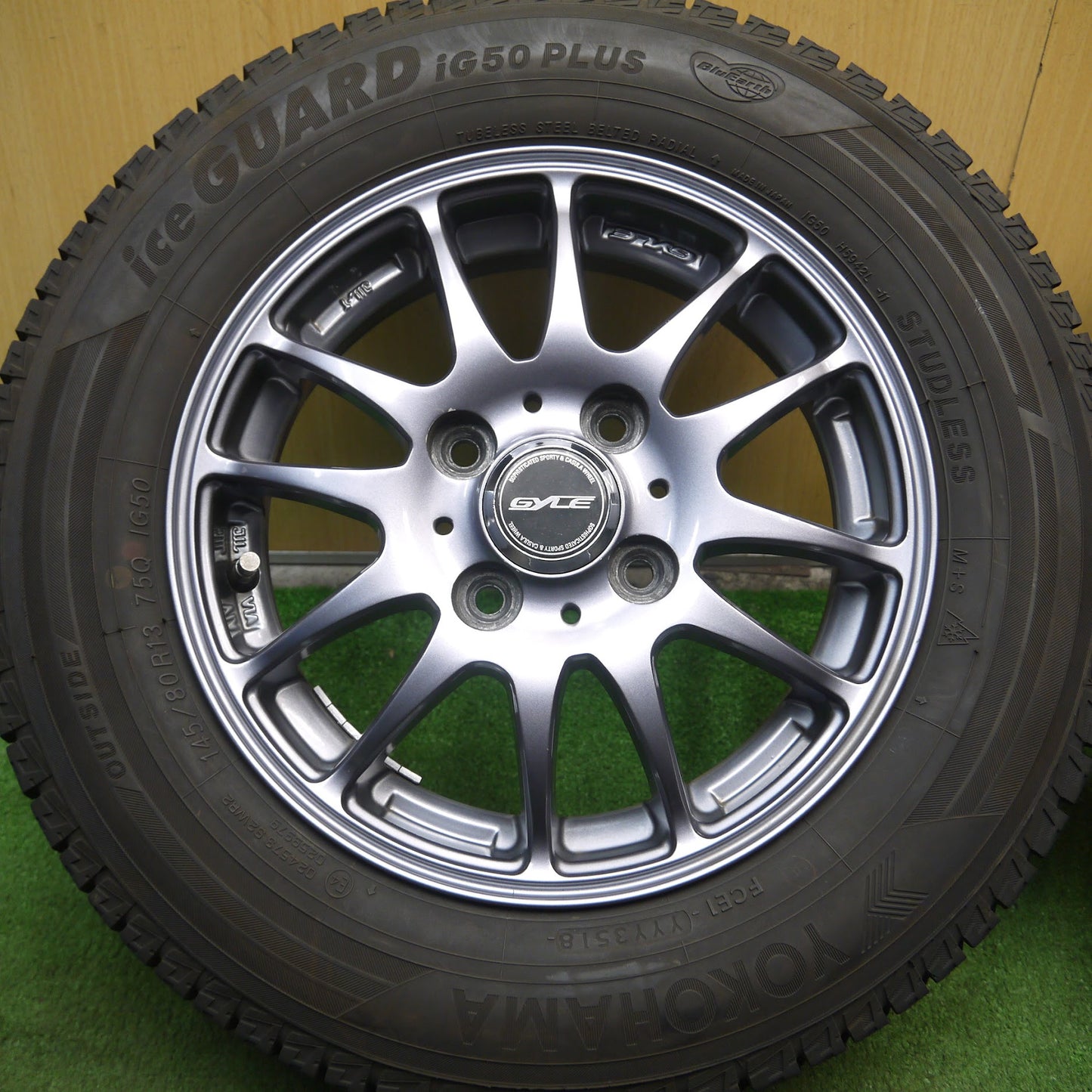 [送料無料]バリ溝！キレイ！9.5分★スタッドレス 145/80R13 ヨコハマ アイスガード iG50 プラス GYLE 13インチ PCD100/4H★3072413Hス