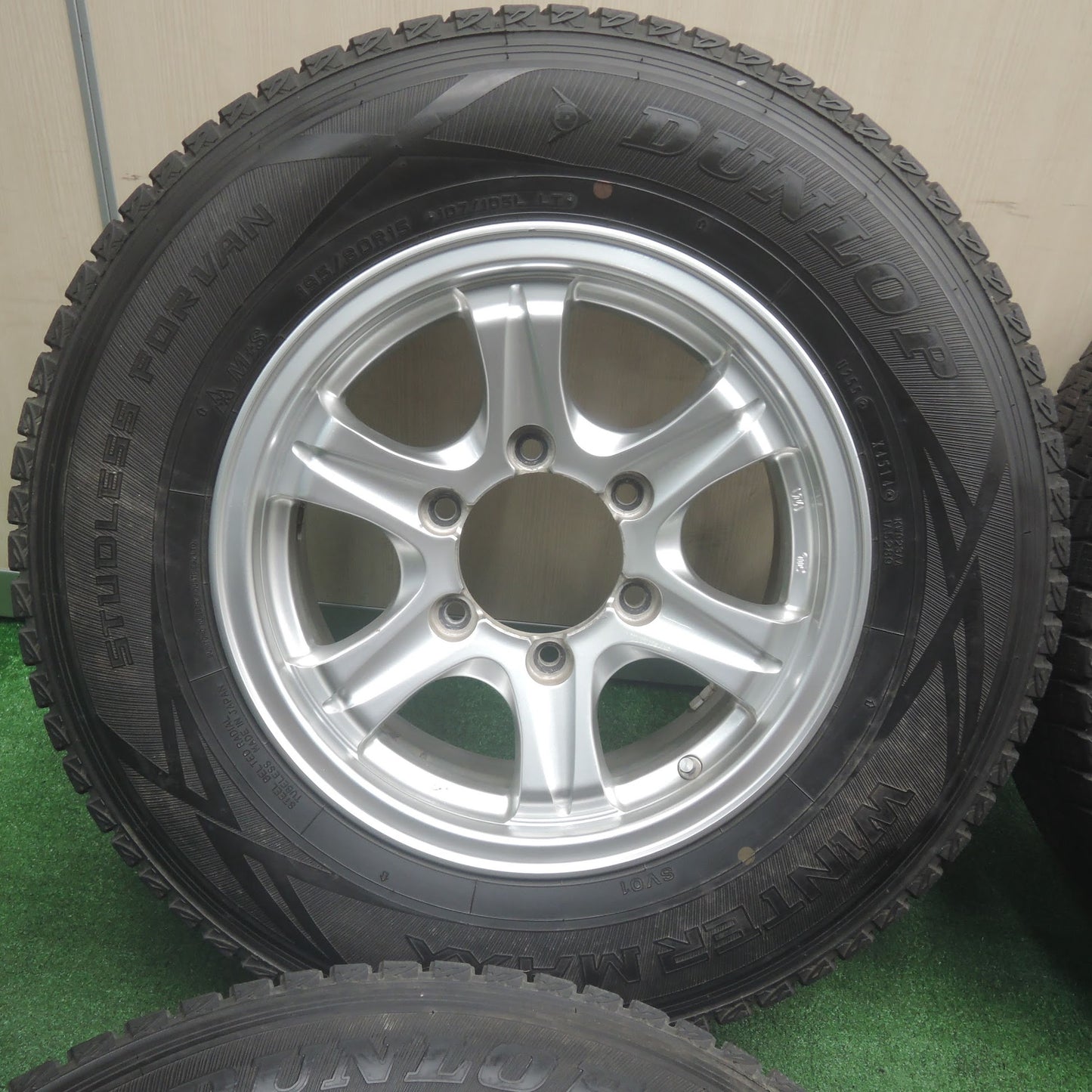 [送料無料]4本価格★ハイエース 等 195/80R15 107/105L スタッドレス ダンロップ ウインターマックス SV01 weds 15インチ PCD139.7/6H★3110705SYス