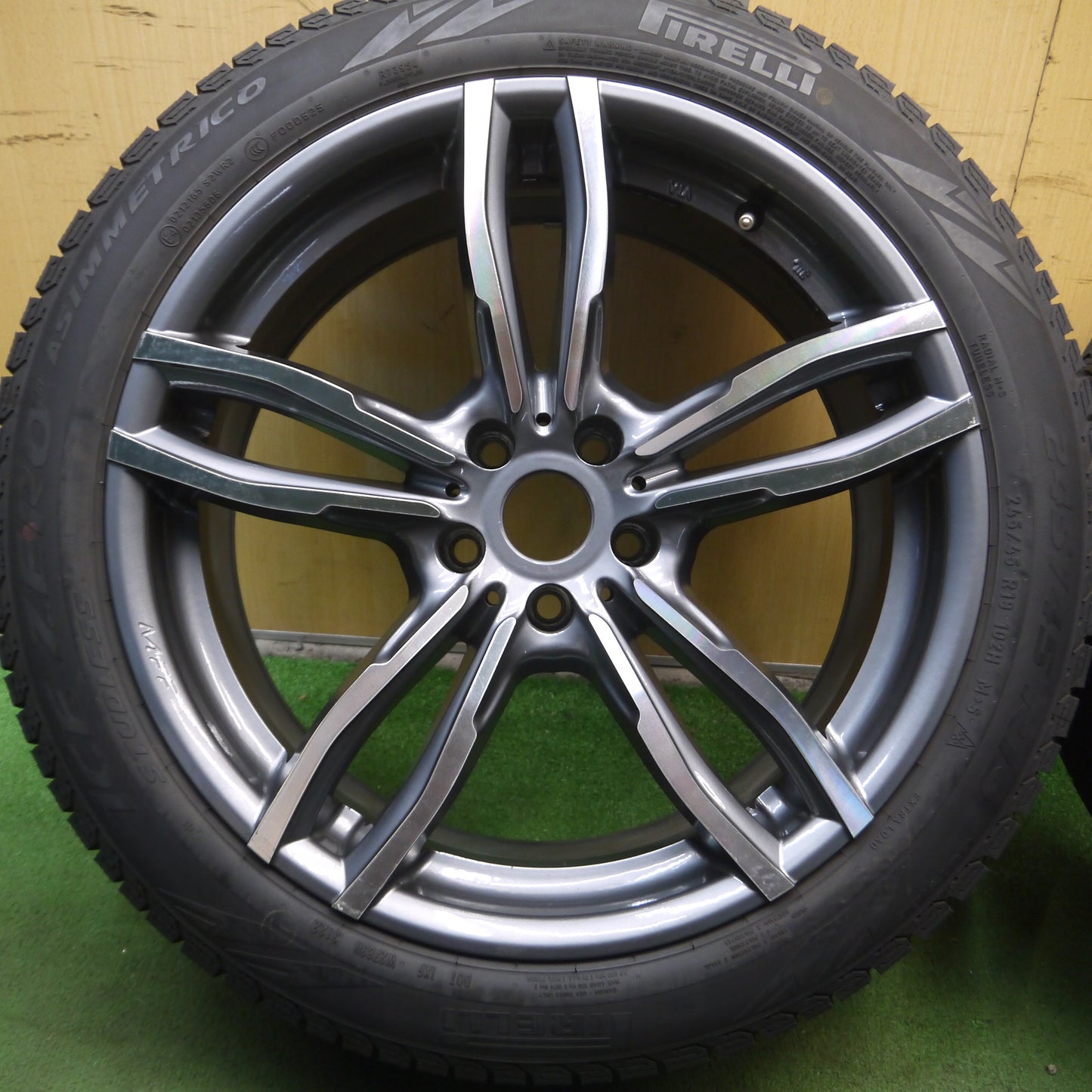 *送料無料*バリ溝！22年！キレイ！9.5分★ベンツ 等 MAK MFF 245/45R19 スタッドレス ピレリ アイスゼロ アシンメトリコ 19インチ PCD112/5H★3120807Hス