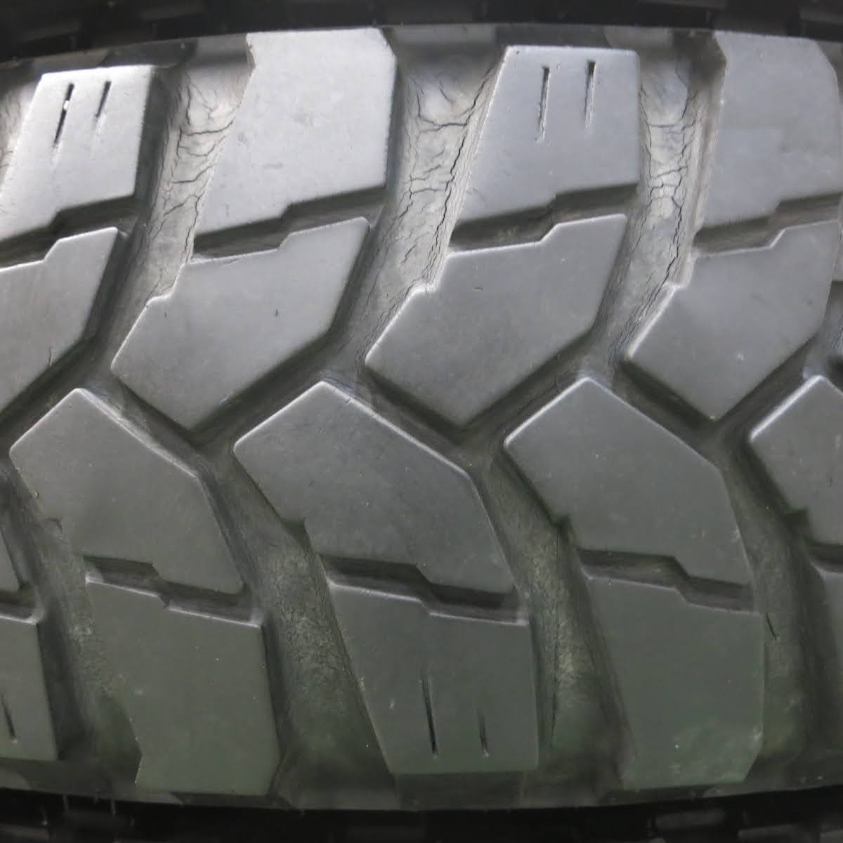 [送料無料]4本価格★スズキ JB23 ジムニー 純正 185/85R16 105/103L マキシス トレパドール ラジアル 16インチ PCD139.7/5H★3091204イノ