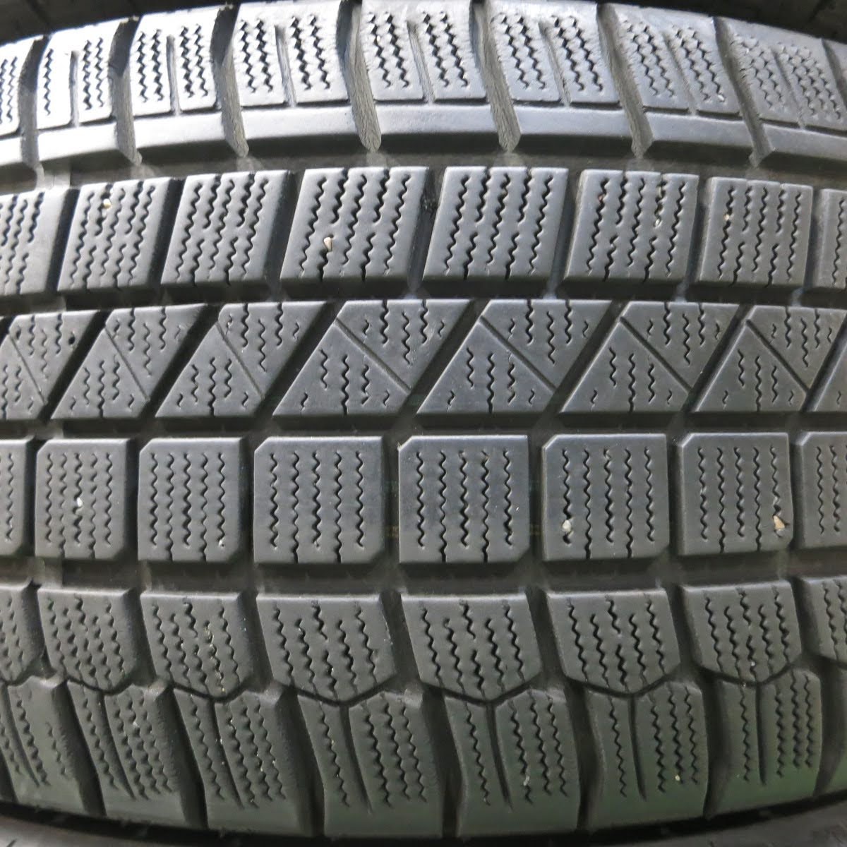 [送料無料]キレイ★トヨタ 50系 エスティマ 純正 225/45R18 スタッドレス ケンダ KR36 アイステック ネオ 18インチ PCD114.3/5H★3072405イス