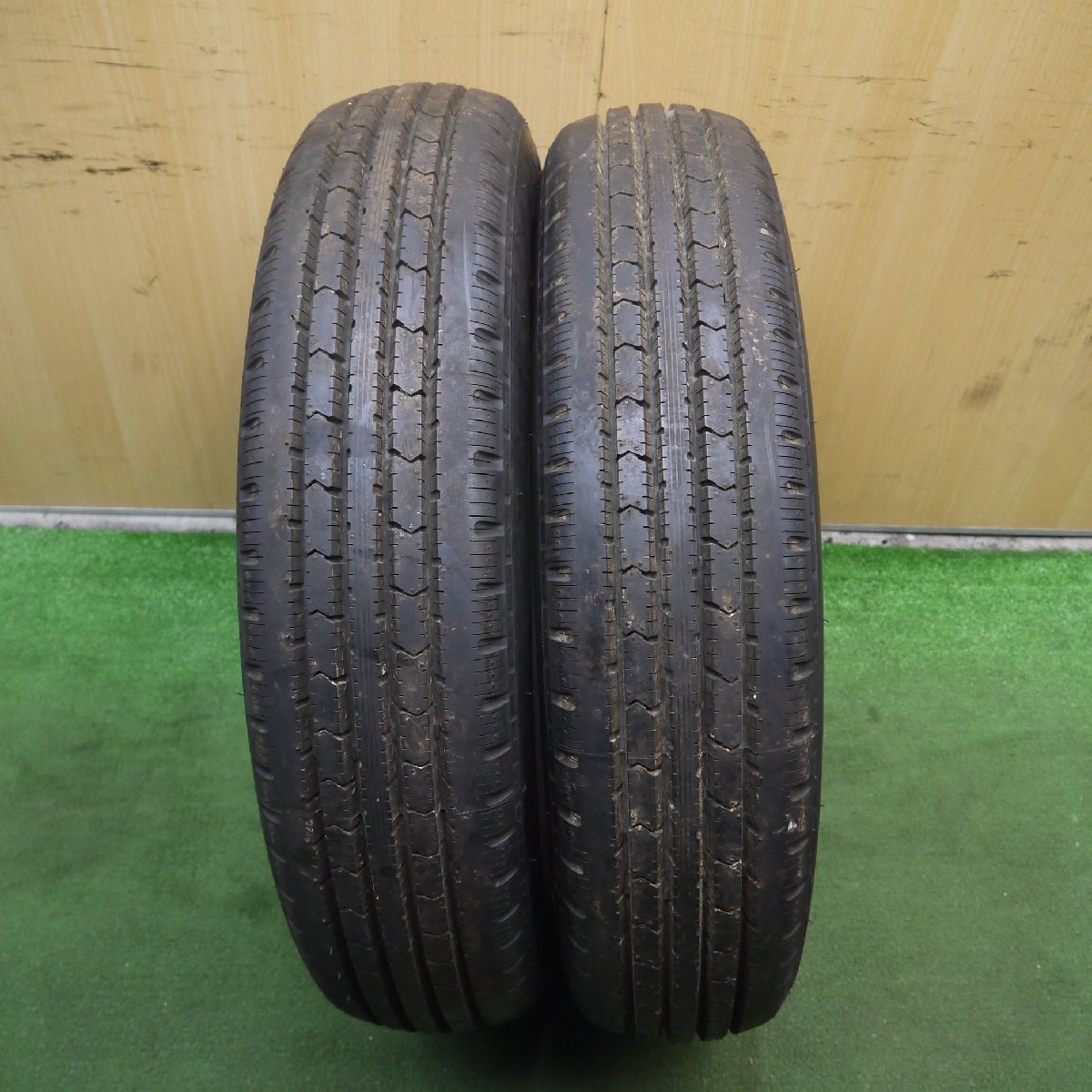 [送料無料]新車外し！19年！ほぼ未使用★トラック タイヤ 205/80R17.5 120/118L ブリヂストン R202 17.5インチ★3073107Hノタ