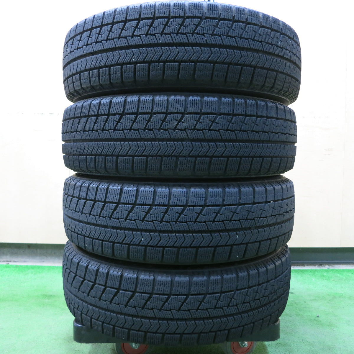 *送料無料*バリ溝！19年！キレイ！8.5分★スタッドレス 155/65R14 ブリヂストン ブリザック VRX WAREN ヴァーレン 14インチ PCD100/4H★3102504イス