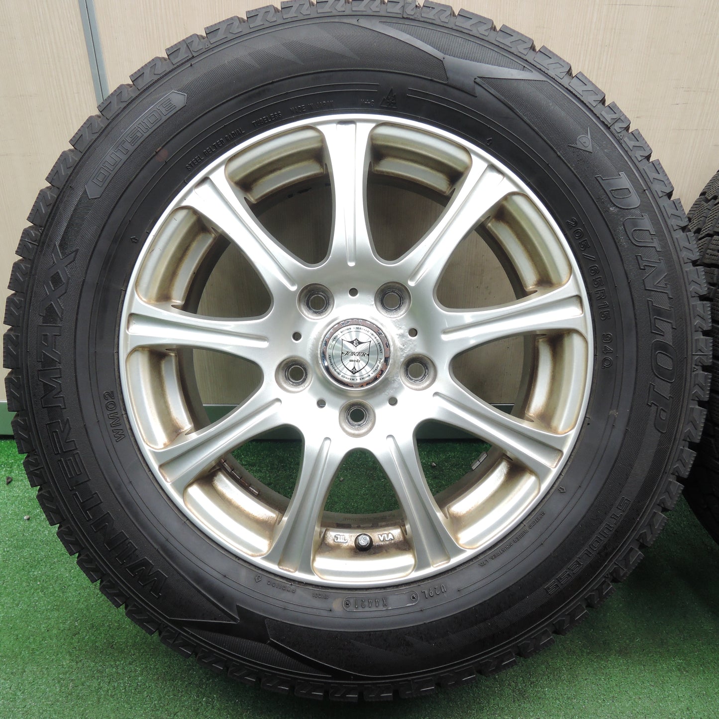 *送料無料*バリ溝！21年！9.5分★スタッドレス 205/65R15 ダンロップ ウインターマックス WM02 JOKER ジョーカー 15インチ PCD114.3/5H★4011403TNス