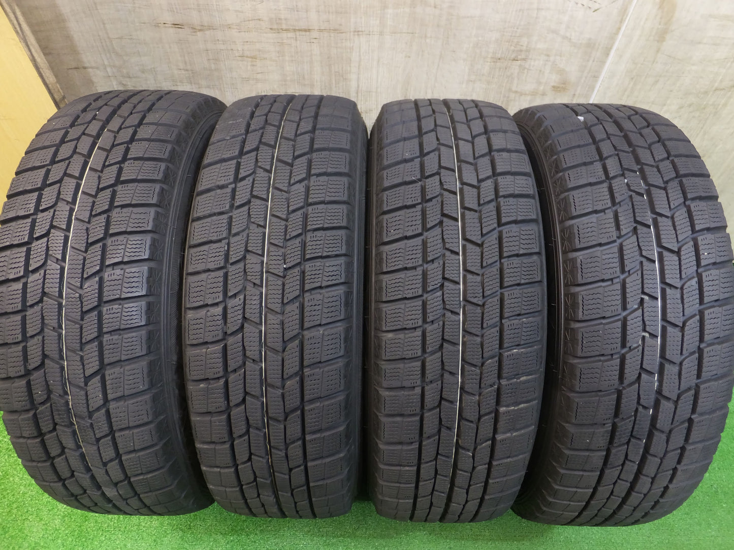 [送料無料]バリ溝！18年！キレイ！9.5分以上★スタッドレス 195/65R15 グッドイヤー アイスナビ6 ENCOUGAR エンクーガー 15インチ PCD114.3/5H★2082311Hス