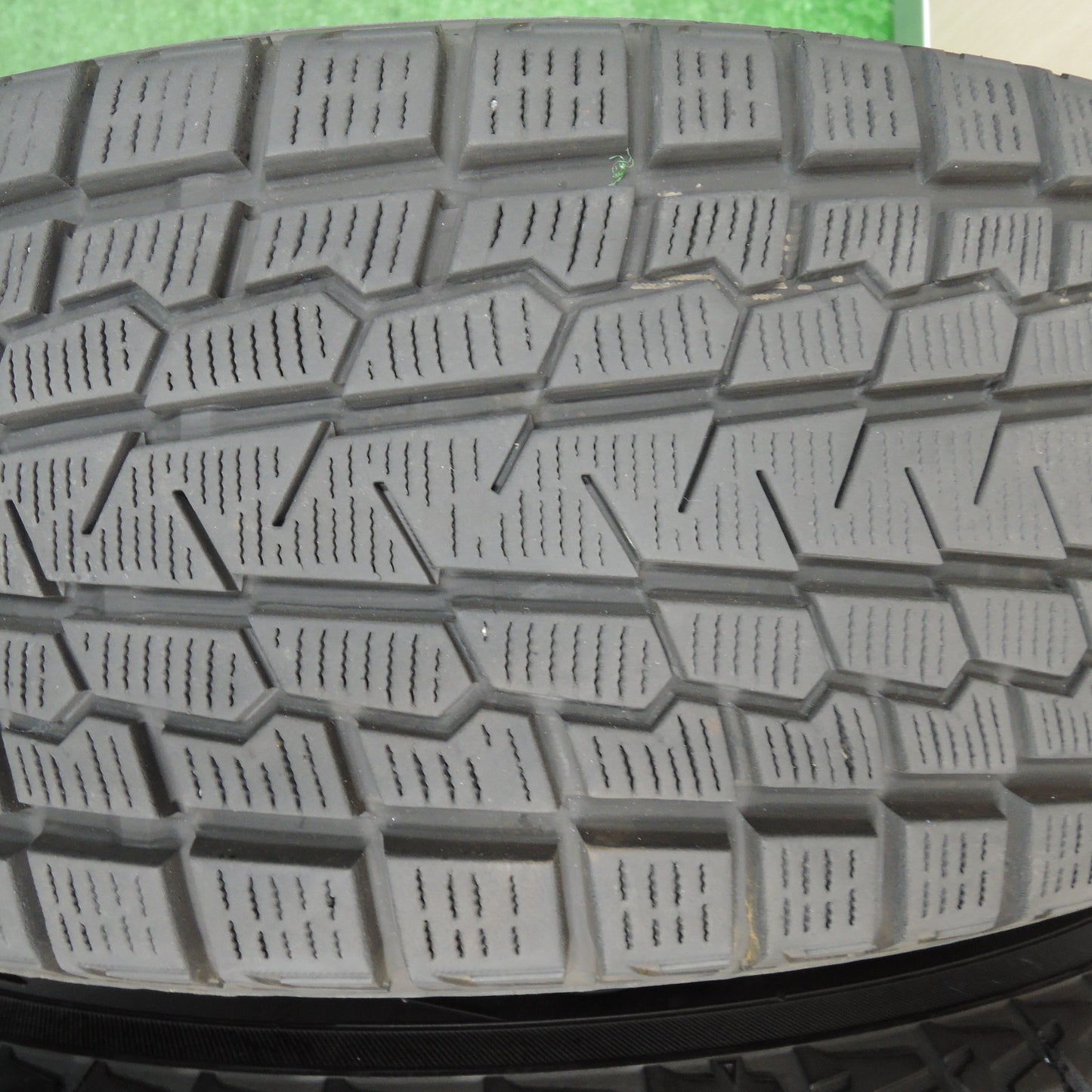 *送料無料*バリ溝！19年！キレイ！9.5分★スタッドレス 225/65R17 ヨコハマ アイスガード G075 ESTROSA エステローザ 17インチ PCD114.3/5H★3112102TNス