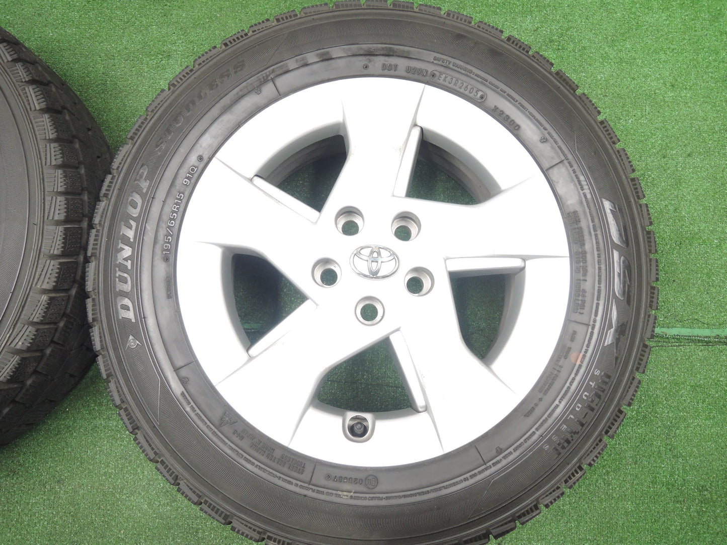 [送料無料]4本価格★トヨタ 30系 プリウス 純正 195/65R15 スタッドレス ダンロップ DSX 15インチ PCD100/5H★3102702HAス