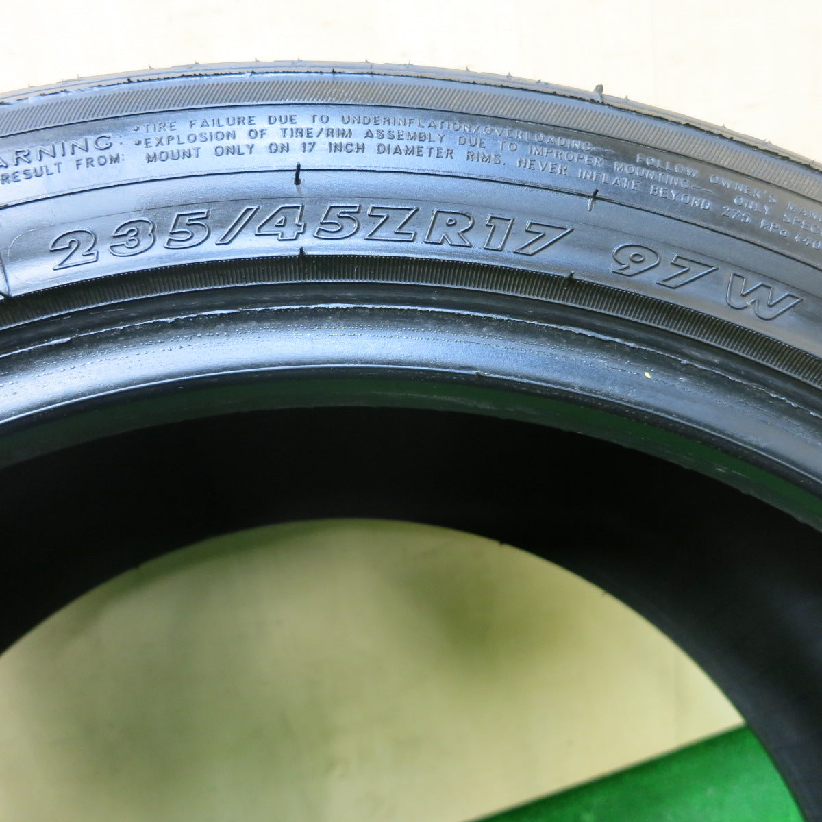 *送料無料*新車外し！23年★235/45R17 マックストレック MAXIMUS M1 タイヤ 17インチ ランエボ インプレッサ 等★3121507イノタ