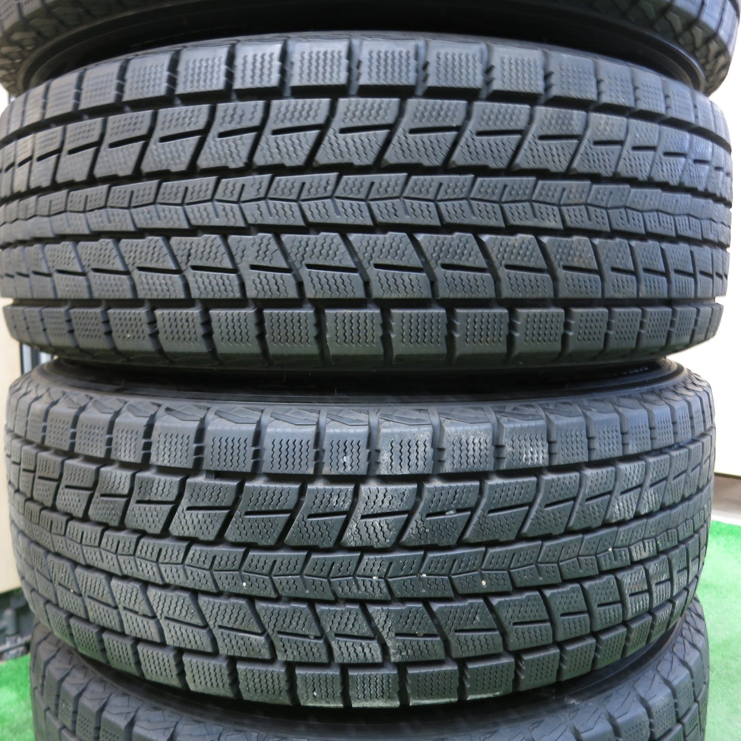 [送料無料]バリ溝！9.5分★スタッドレス 215/60R17 ダンロップ ウインターマックス SJ8 VELVA TESALIA ヴェルヴァ 17インチ PCD114.3/5H★3062401サス