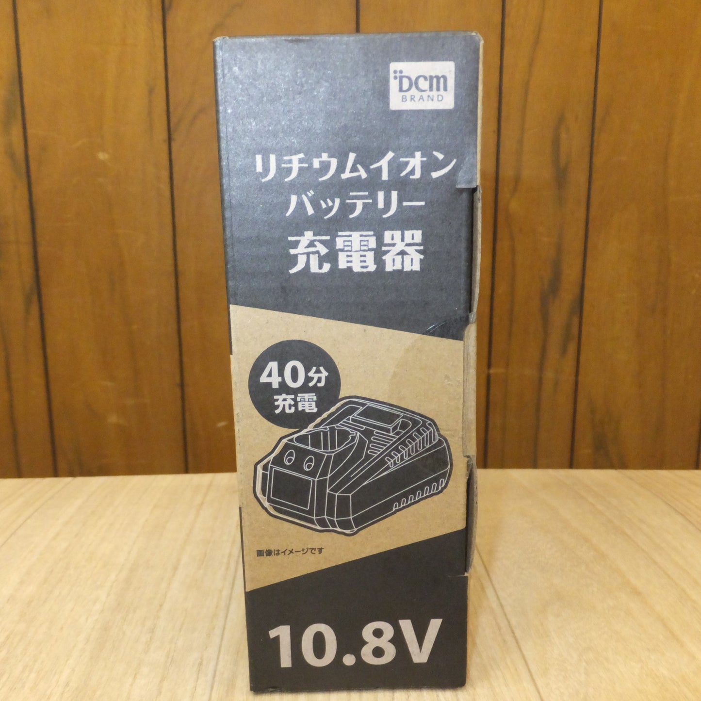 [送料無料] 岐阜発 未使用★DCM 10.8V リチウムイオンバッテリー充電器 T-CH108V　AC100V 50/60Hz 0.75A★