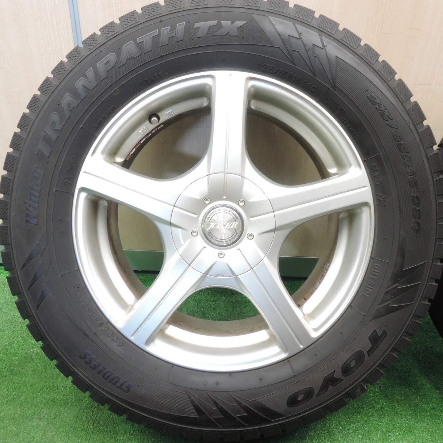 [送料無料] バリ溝！9.5分★スタッドレス 215/65R16 トーヨー ウインタートランパス TX JOKER weds PCD114.3 100/5H マルチ★3102601TNス