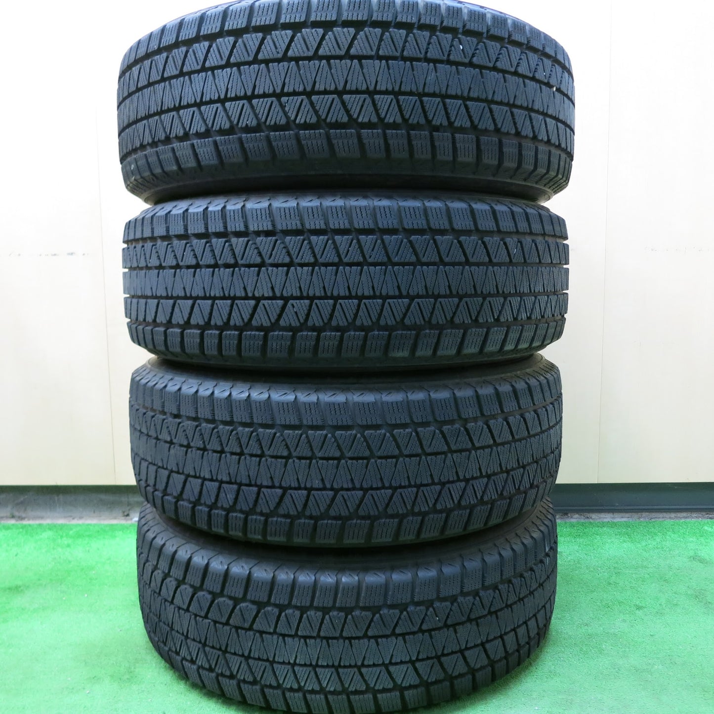 [送料無料]バリ溝！20年！9分★スタッドレス 235/65R18 ブリヂストン ブリザック DM-V3 FEID 社外 アルミ 18インチ PCD114.3/5H★3062708ヒス