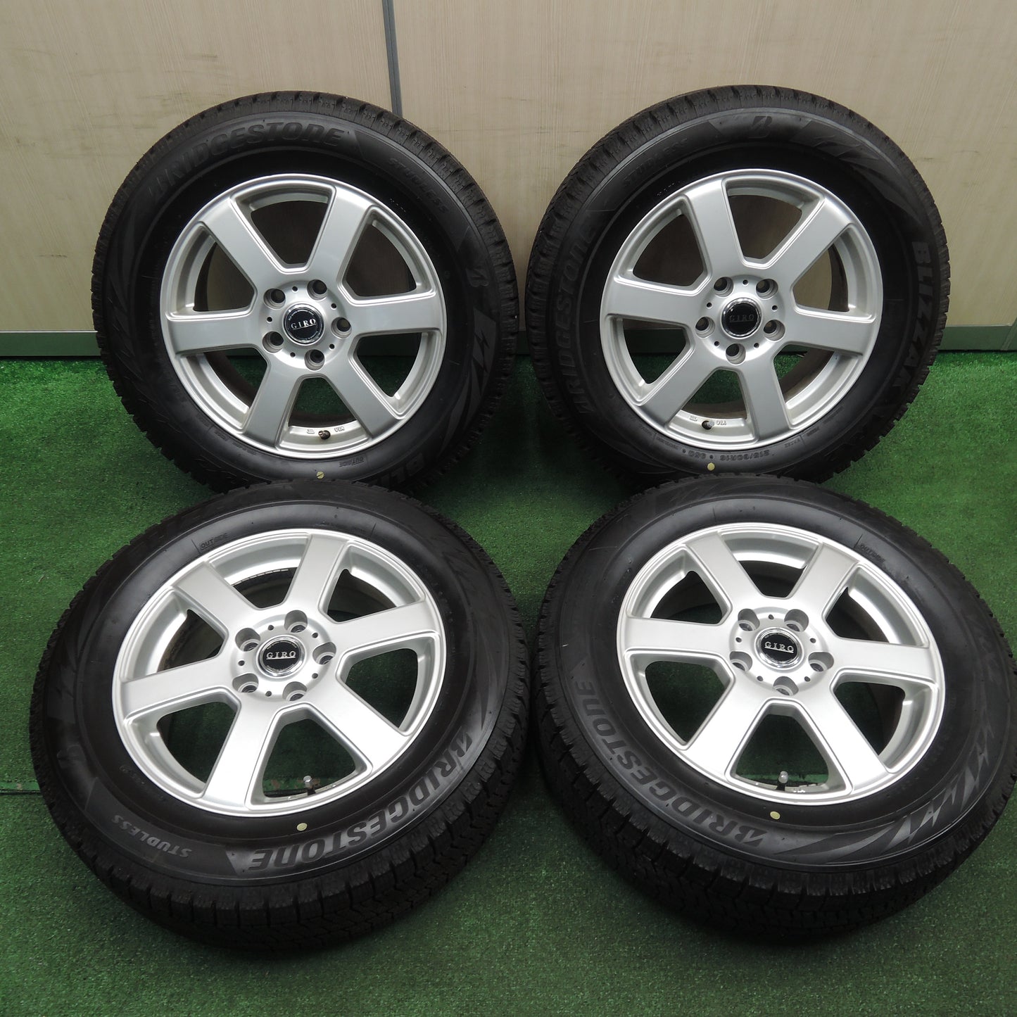 *送料無料*バリ溝！22年！キレイ！ほぼ10分★スタッドレス 215/60R16 ブリヂストン ブリザック VRX2 GIRO 16インチ PCD114.3/5H★3111705NJス