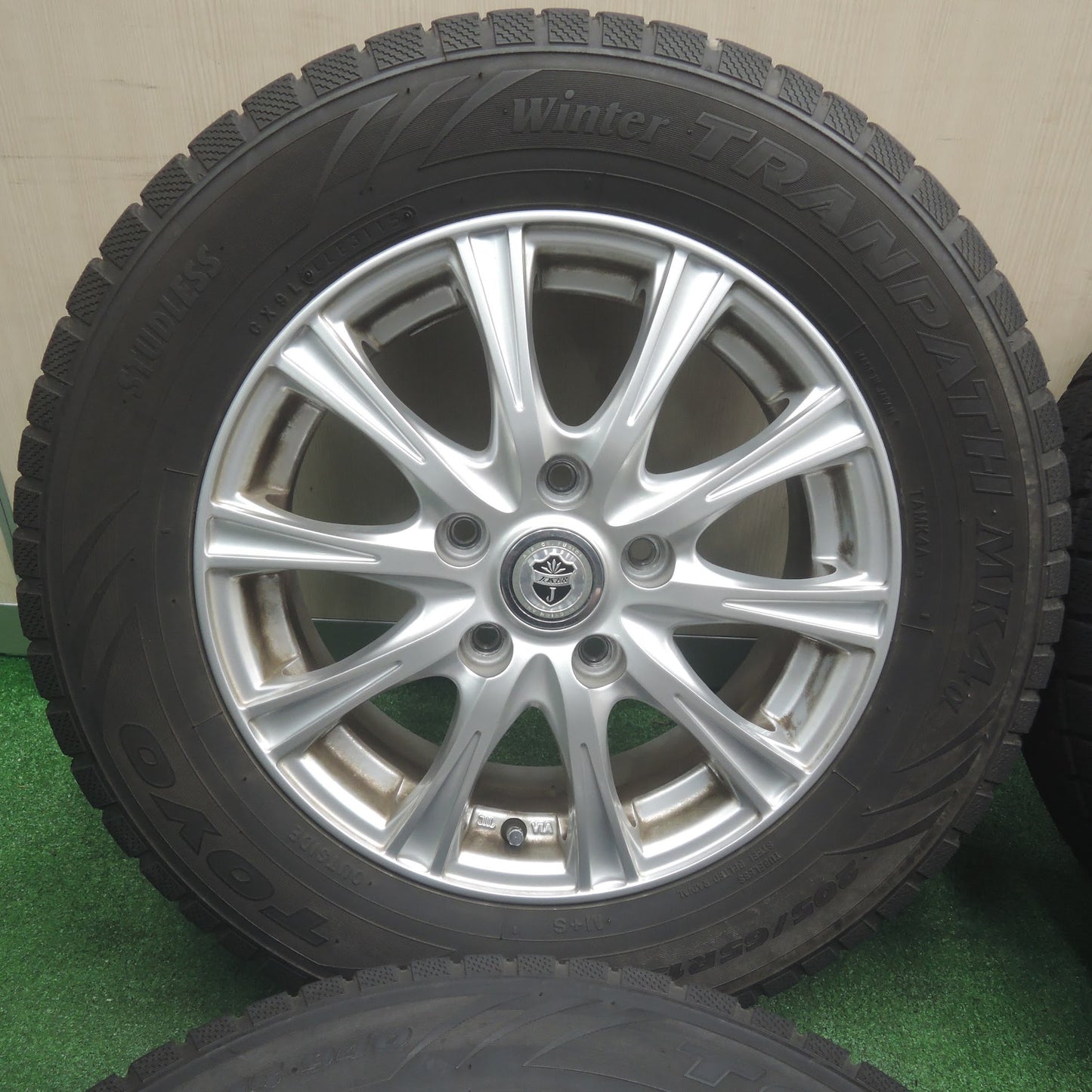 [送料無料]4本価格★スタッドレス 205/65R15 トーヨー ウインタートランパス MK4α JOKER ジョーカー 15インチ PCD114.3/5H★3110704SYス